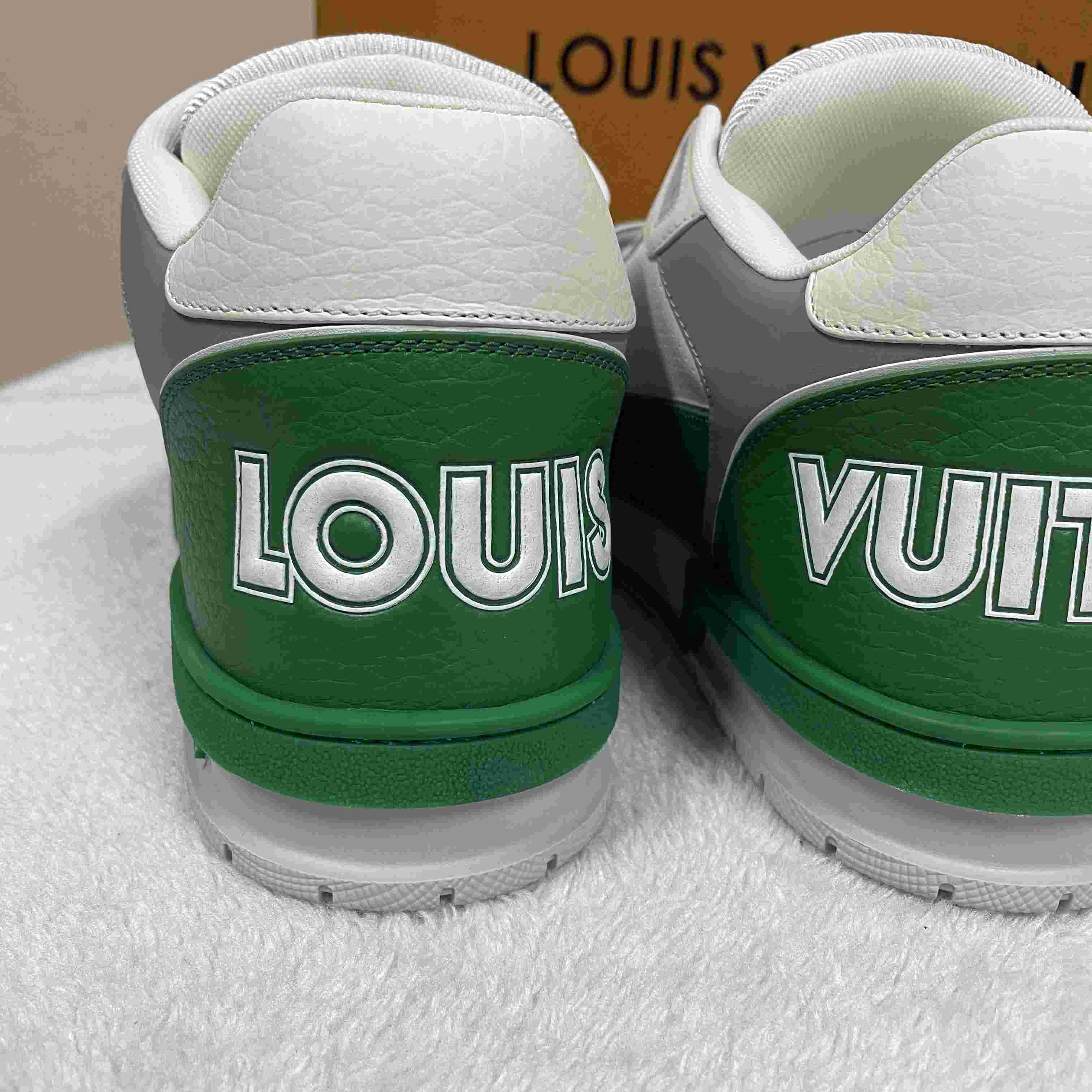 LV Trainer Sneaker 1AHTCZ  - EUR FASHION