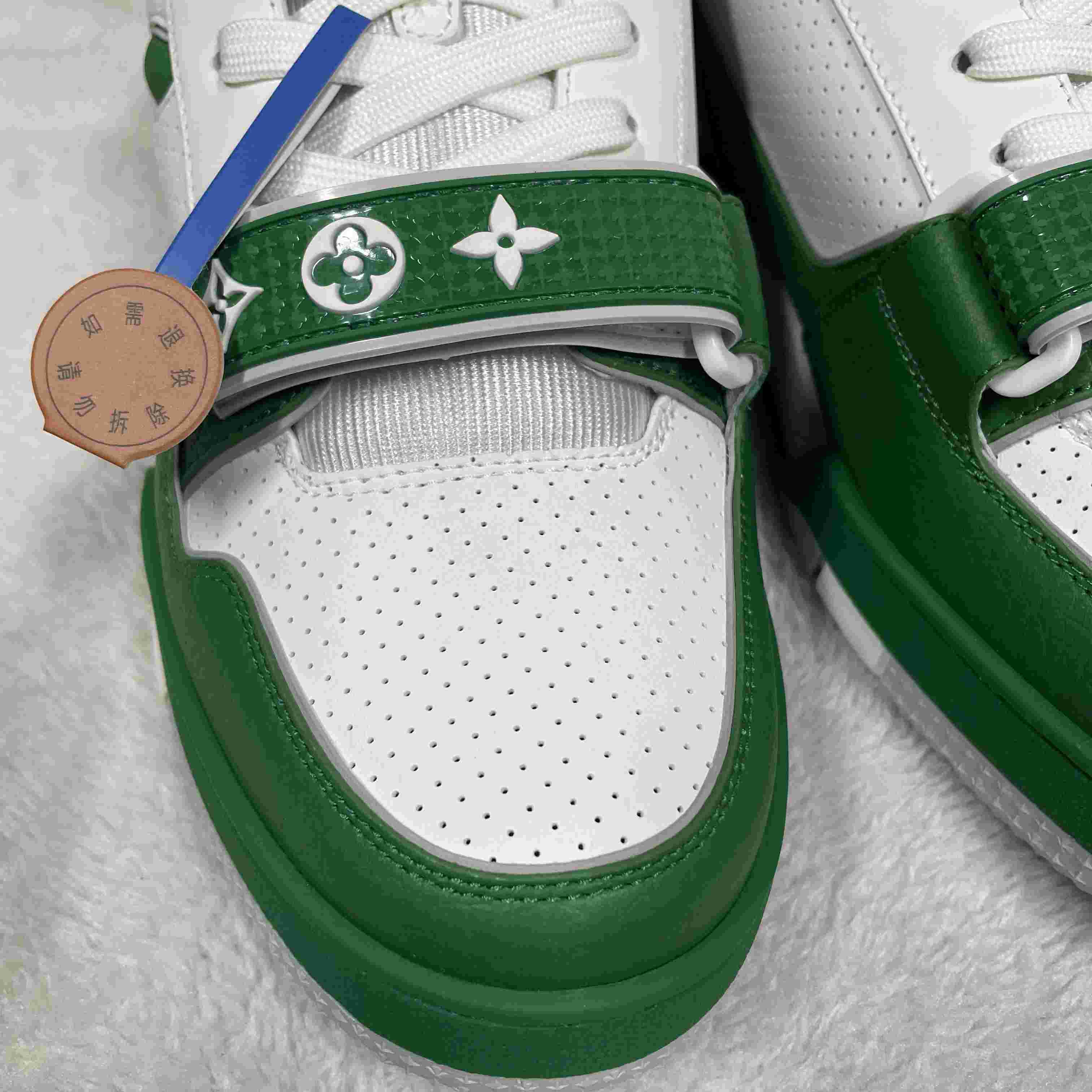 LV Trainer Sneaker 1AHTCZ  - EUR FASHION
