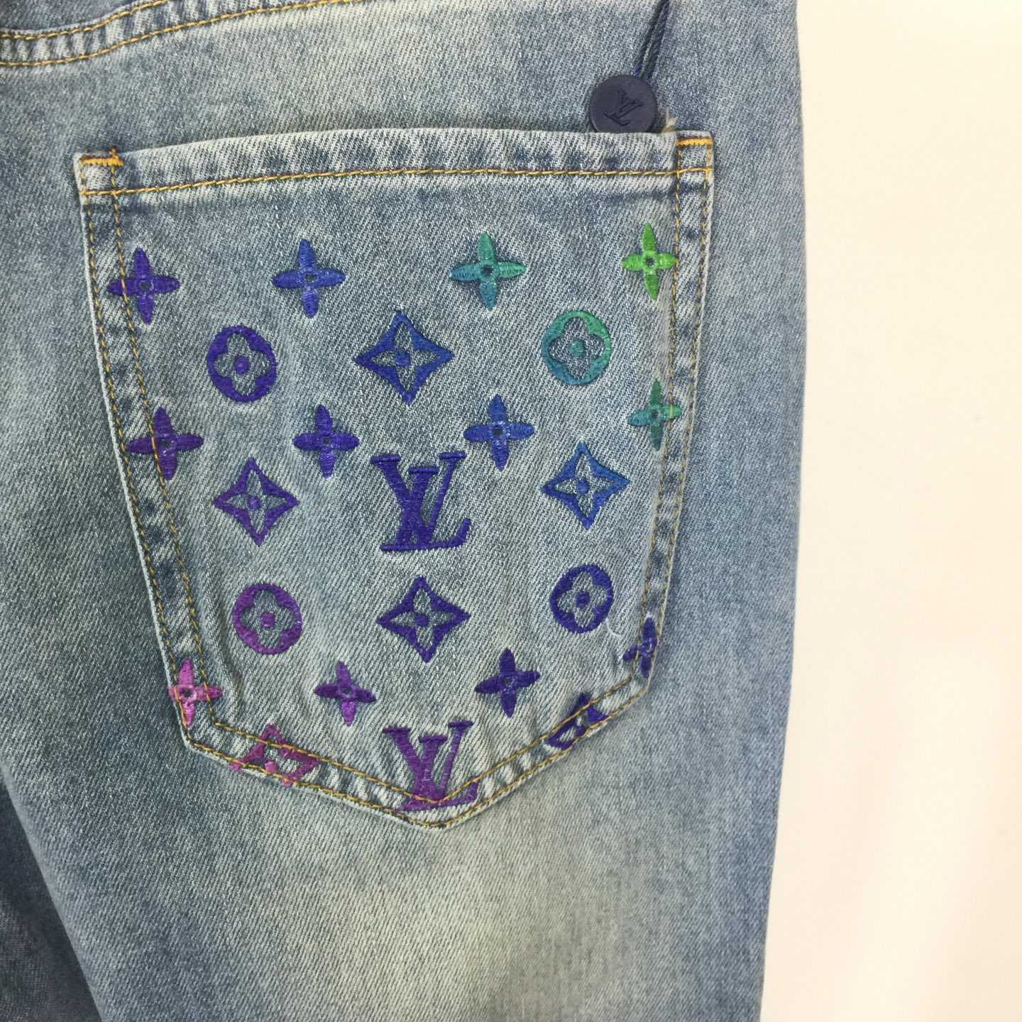 Louis Vuitton Jeans - EUR FASHION