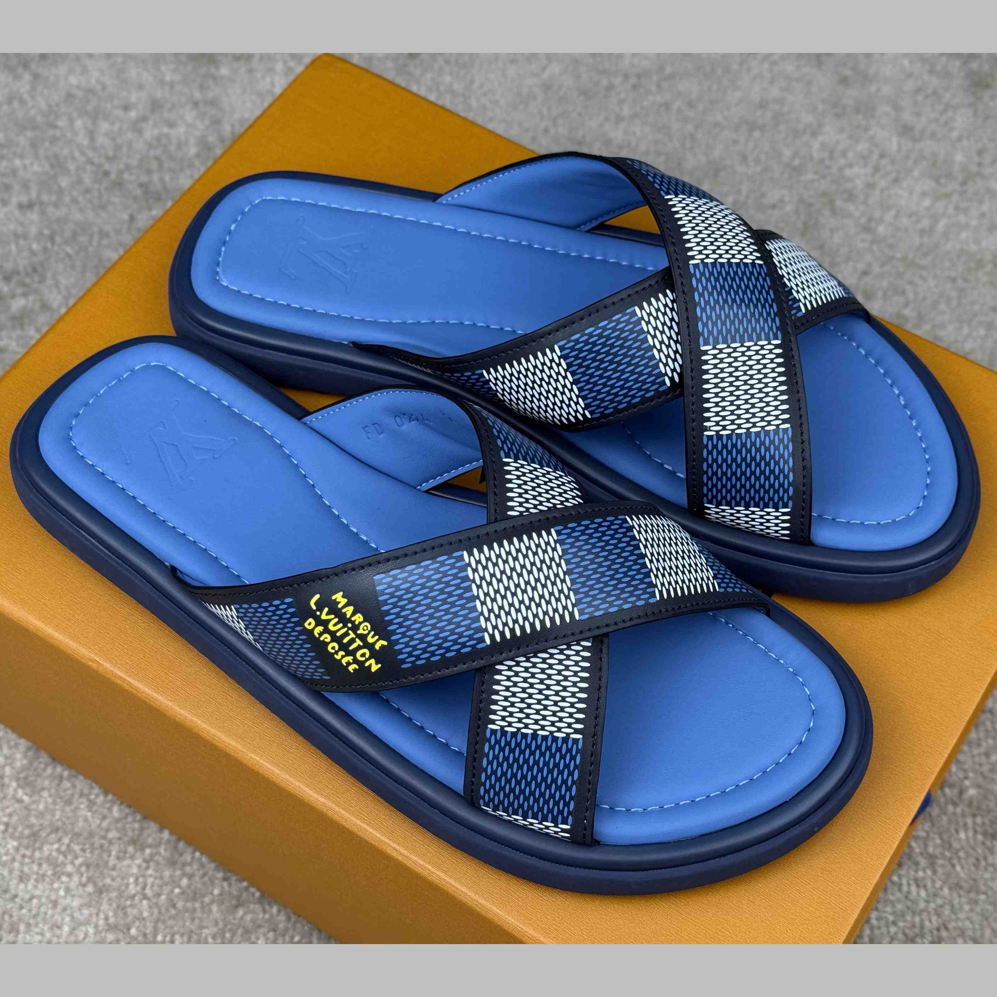 Louis Vuitton LV Venice Mule   - EUR FASHION