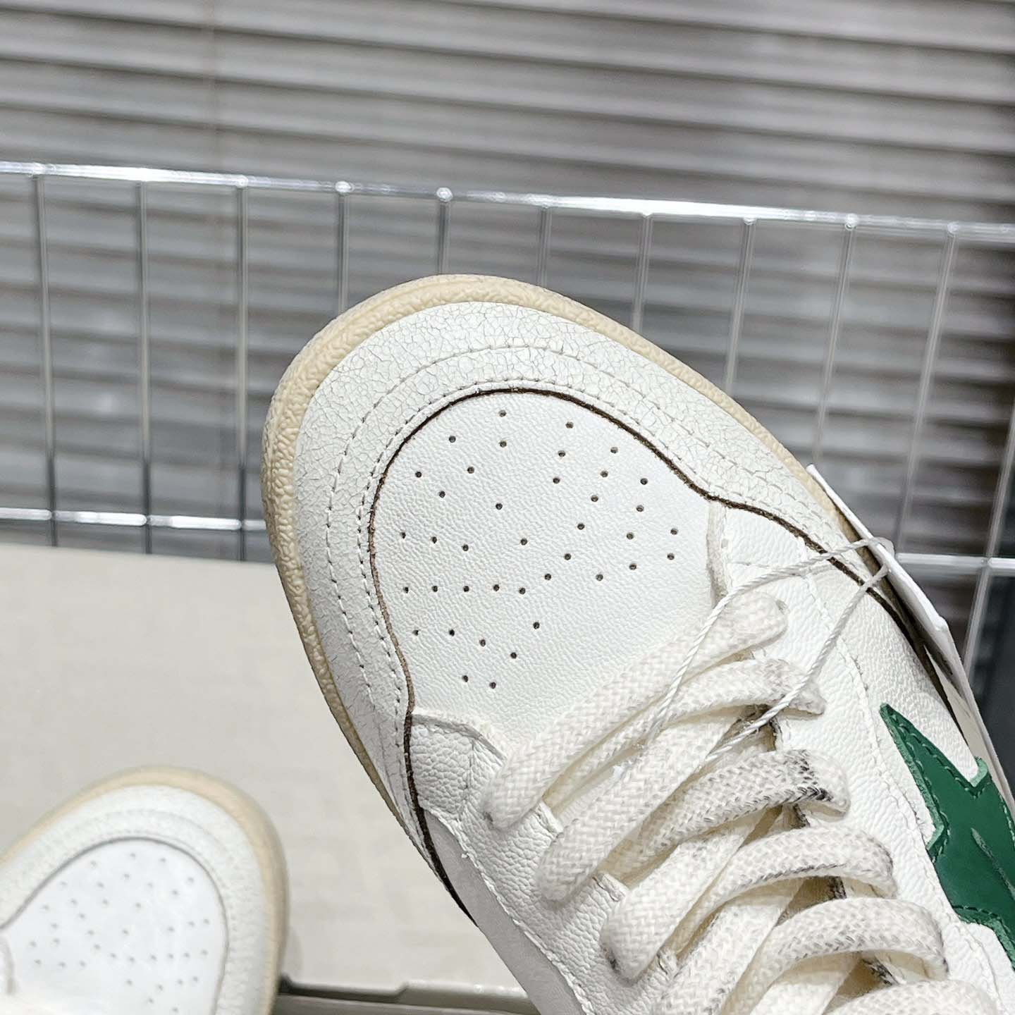 Golden Goose Ball Star Wishes In White Nappa Leather With Green Leather star And Heel Tab - EUR FASHION