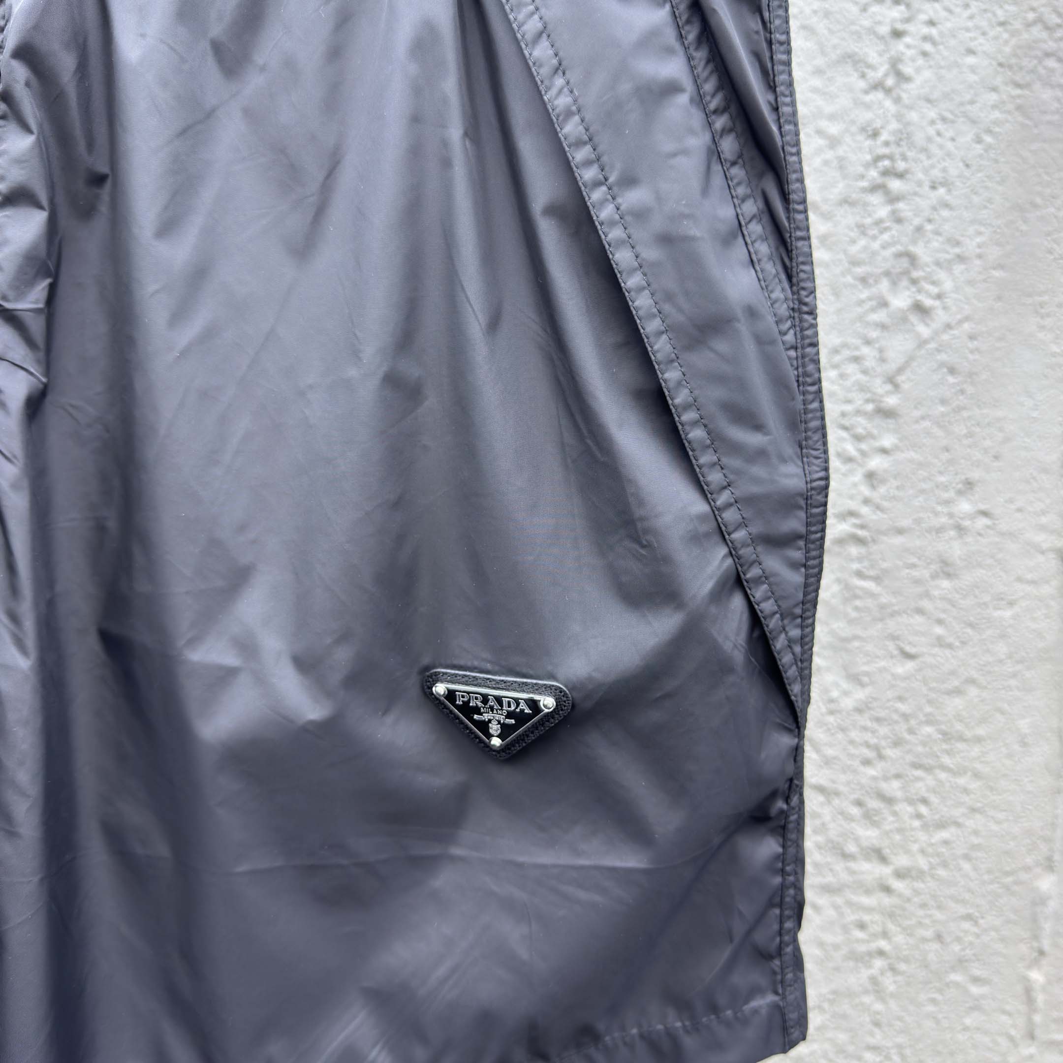 Prada Light Re-Nylon Shorts    - EUR FASHION