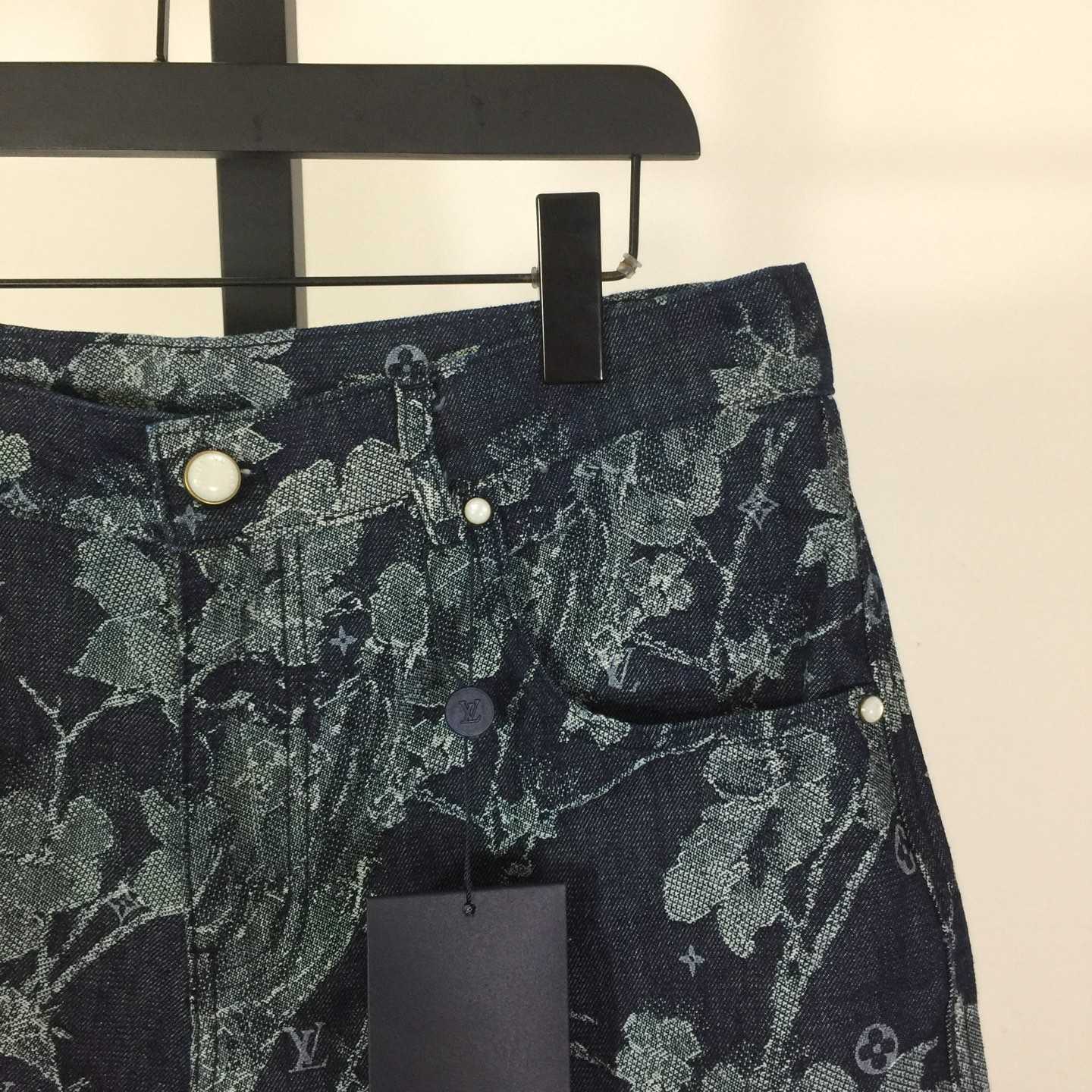 Louis Vuitton Jacquard Denim Shorts  1AHXHP - EUR FASHION