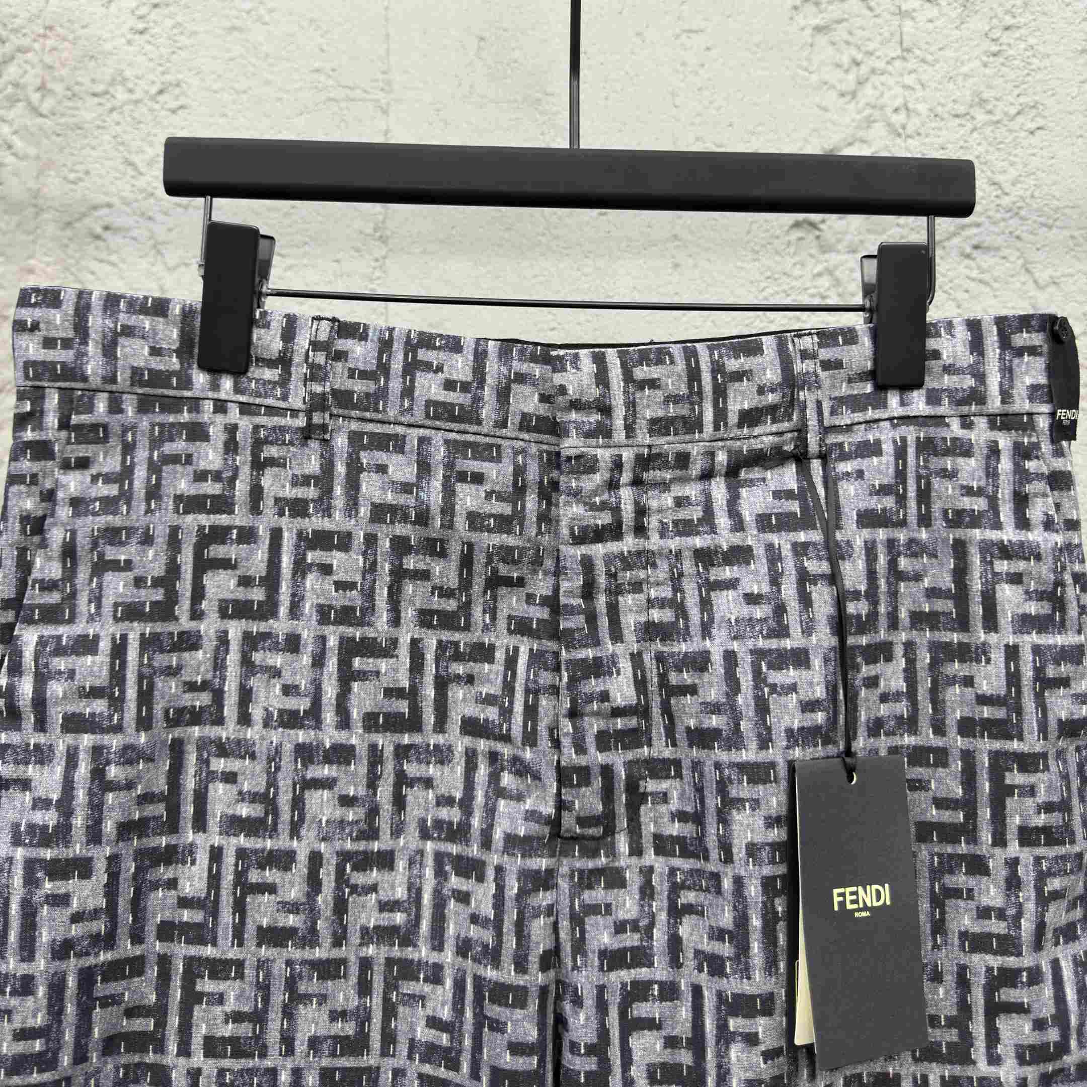 Fendi Bermudas  - EUR FASHION