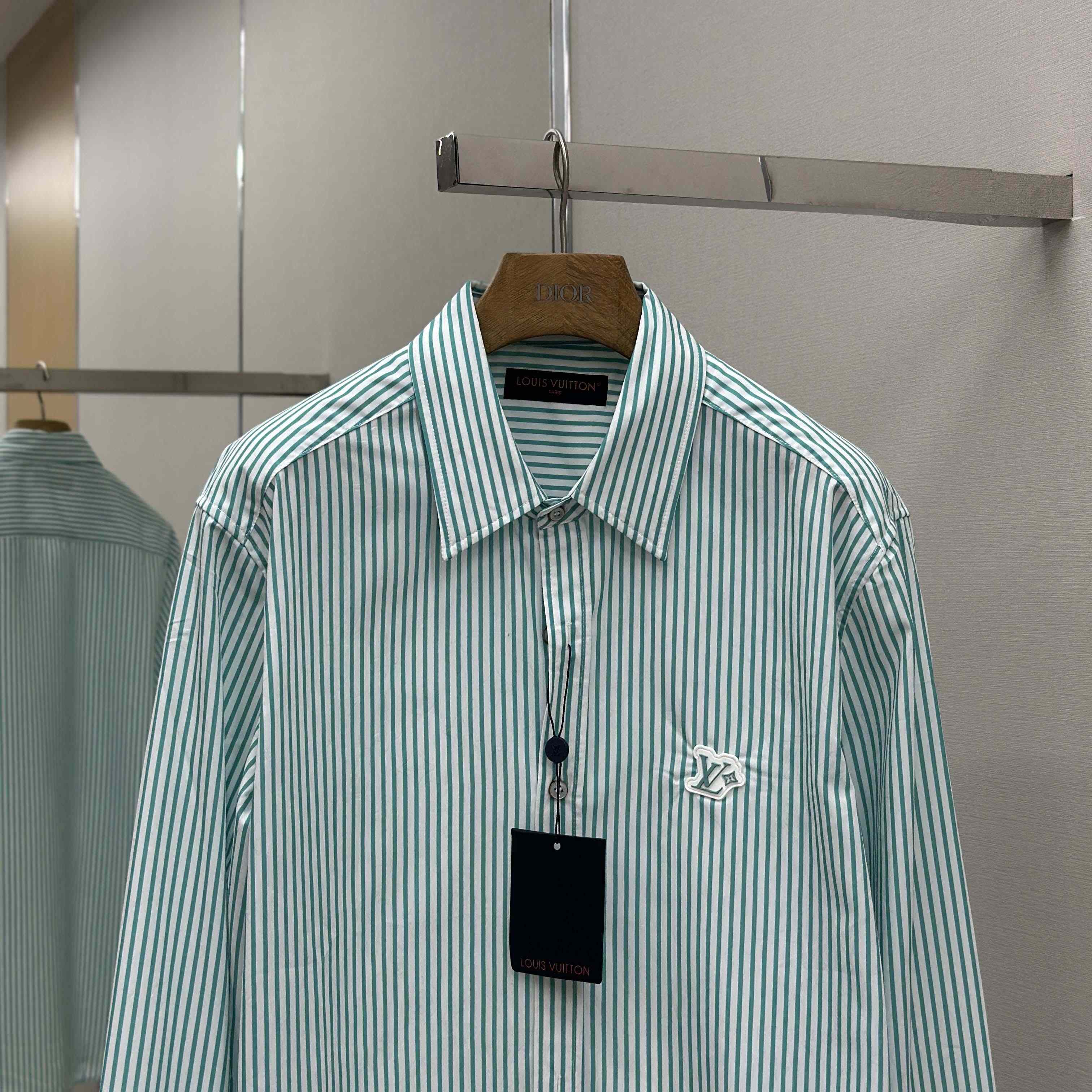 Louis Vuitton Monogram Striped Shirt   1AHVXI - EUR FASHION