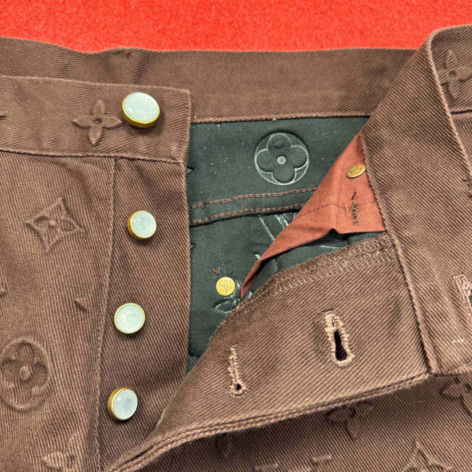 Louis Vuitton Monogram Embossed Skate Pants   1AHBLW - EUR FASHION