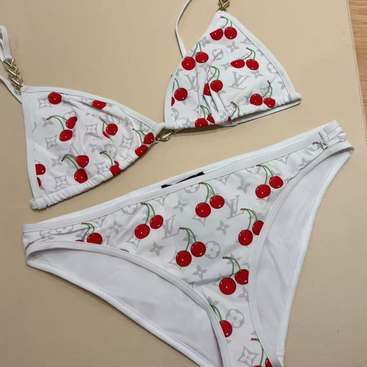 Louis Vuitton LV x TM Cherry Bikini Top    1AHIAY - EUR FASHION
