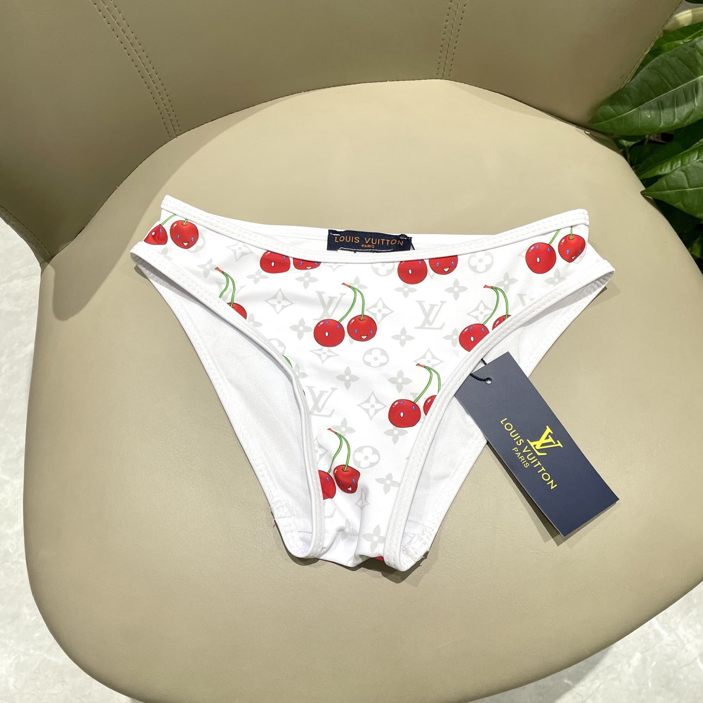 Louis Vuitton LV x TM Cherry Bikini Top    1AHIAY - EUR FASHION