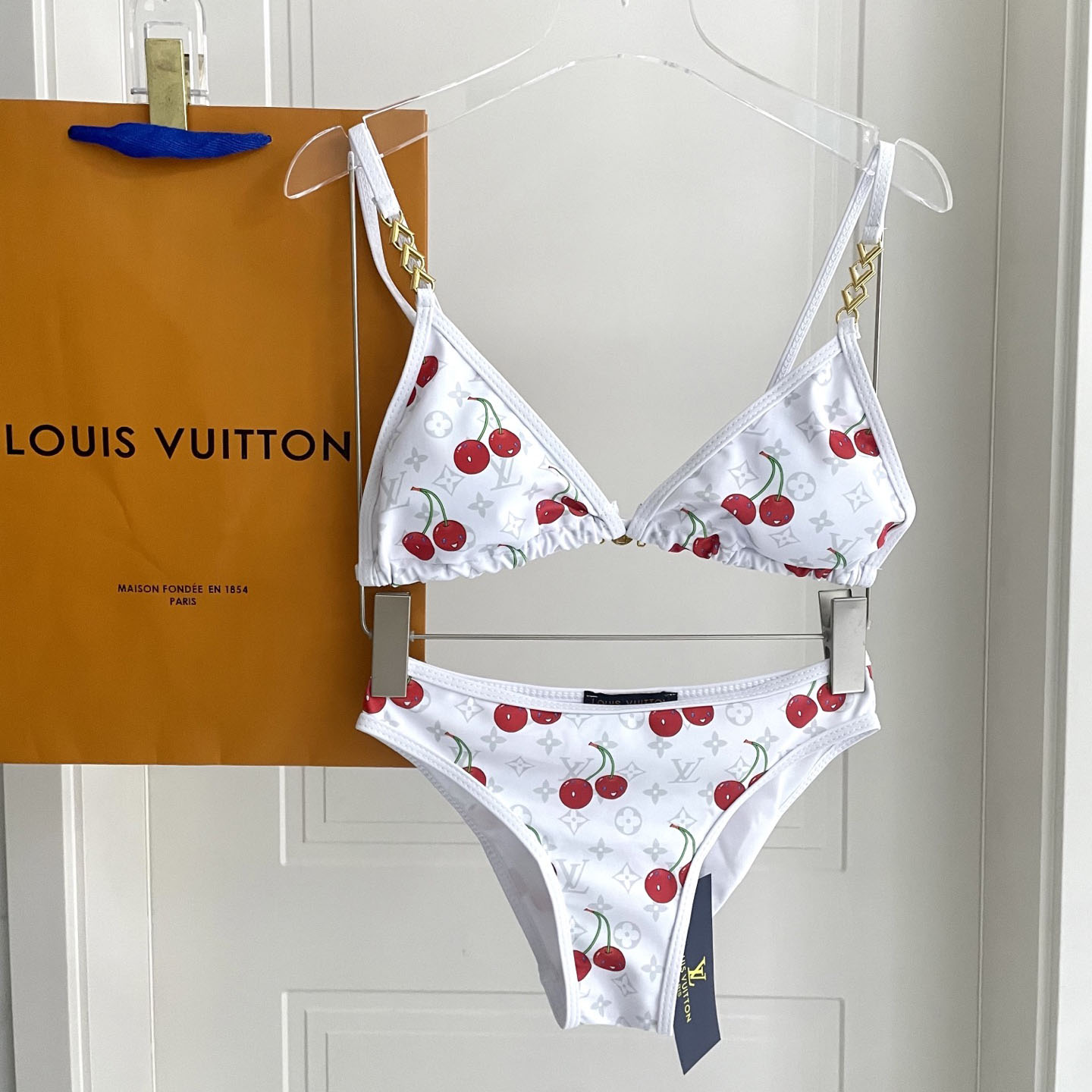 Louis Vuitton LV x TM Cherry Bikini Top    1AHIAY - EUR FASHION