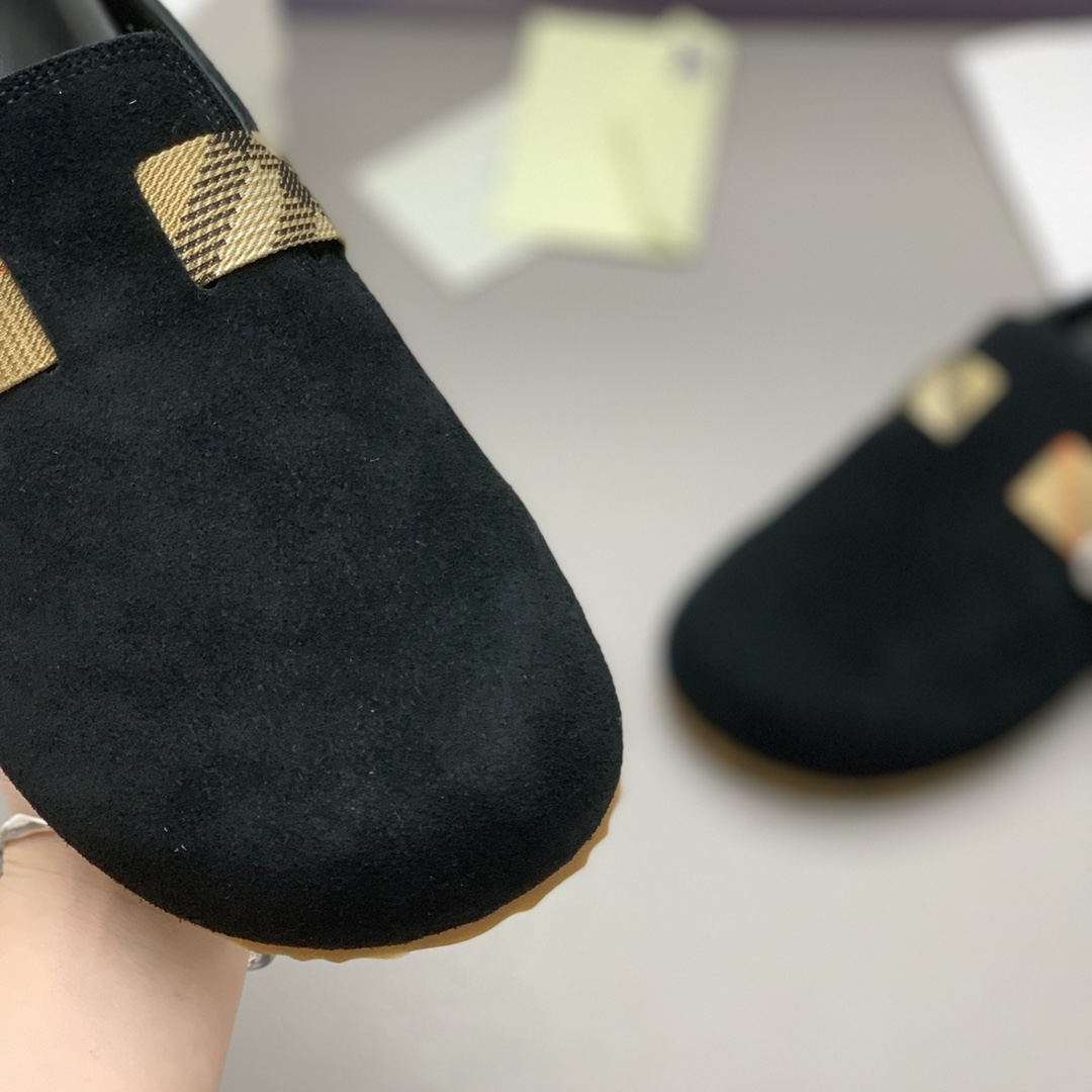 Burberry Suede Urchin Clogs - EUR FASHION