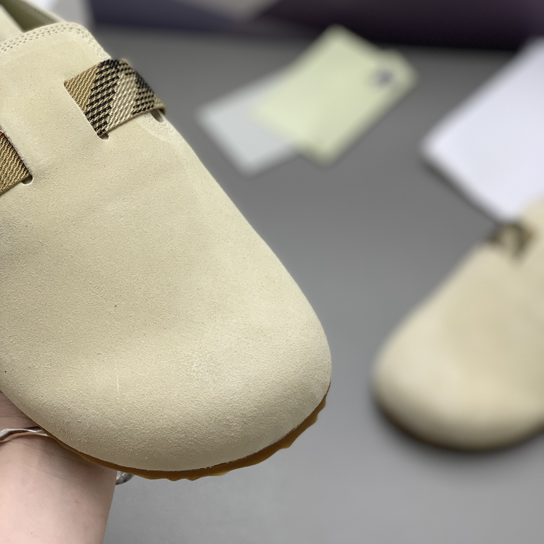 Burberry Suede Urchin Clogs - EUR FASHION