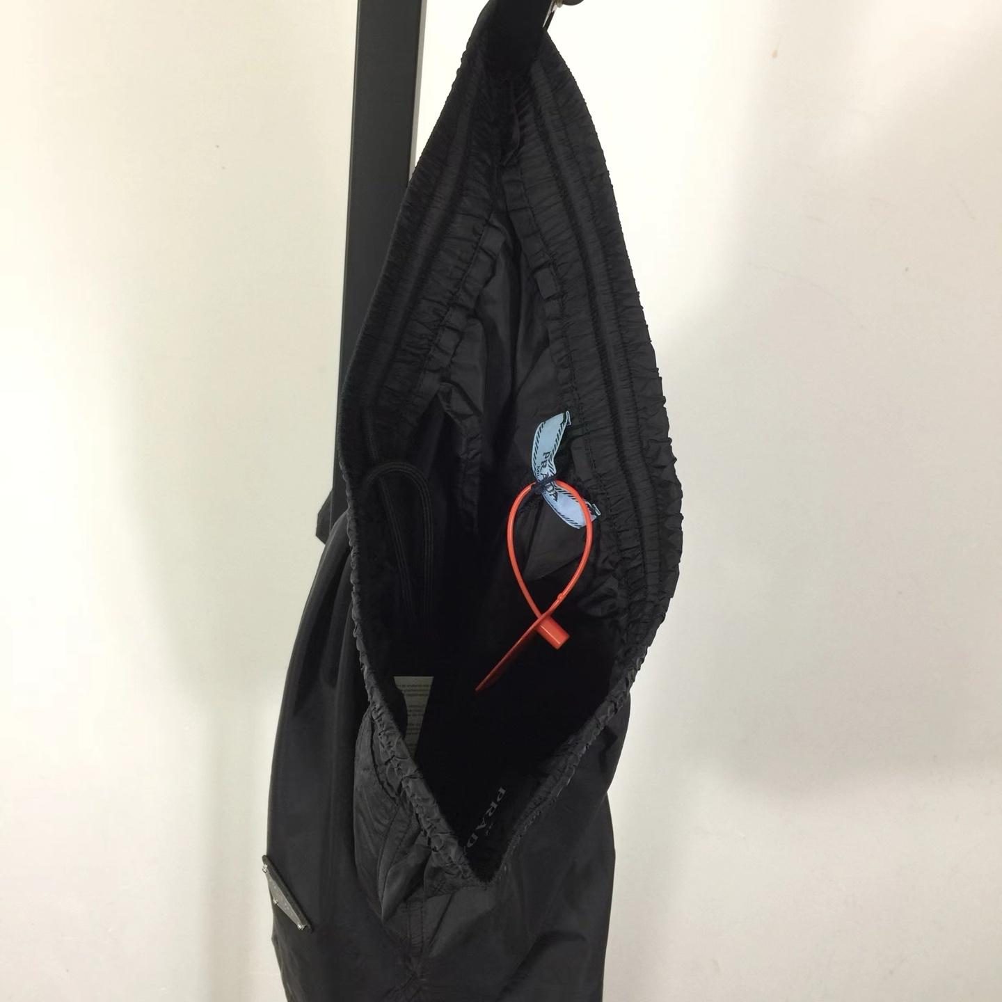 Prada Re-Nylon Shorts    - EUR FASHION