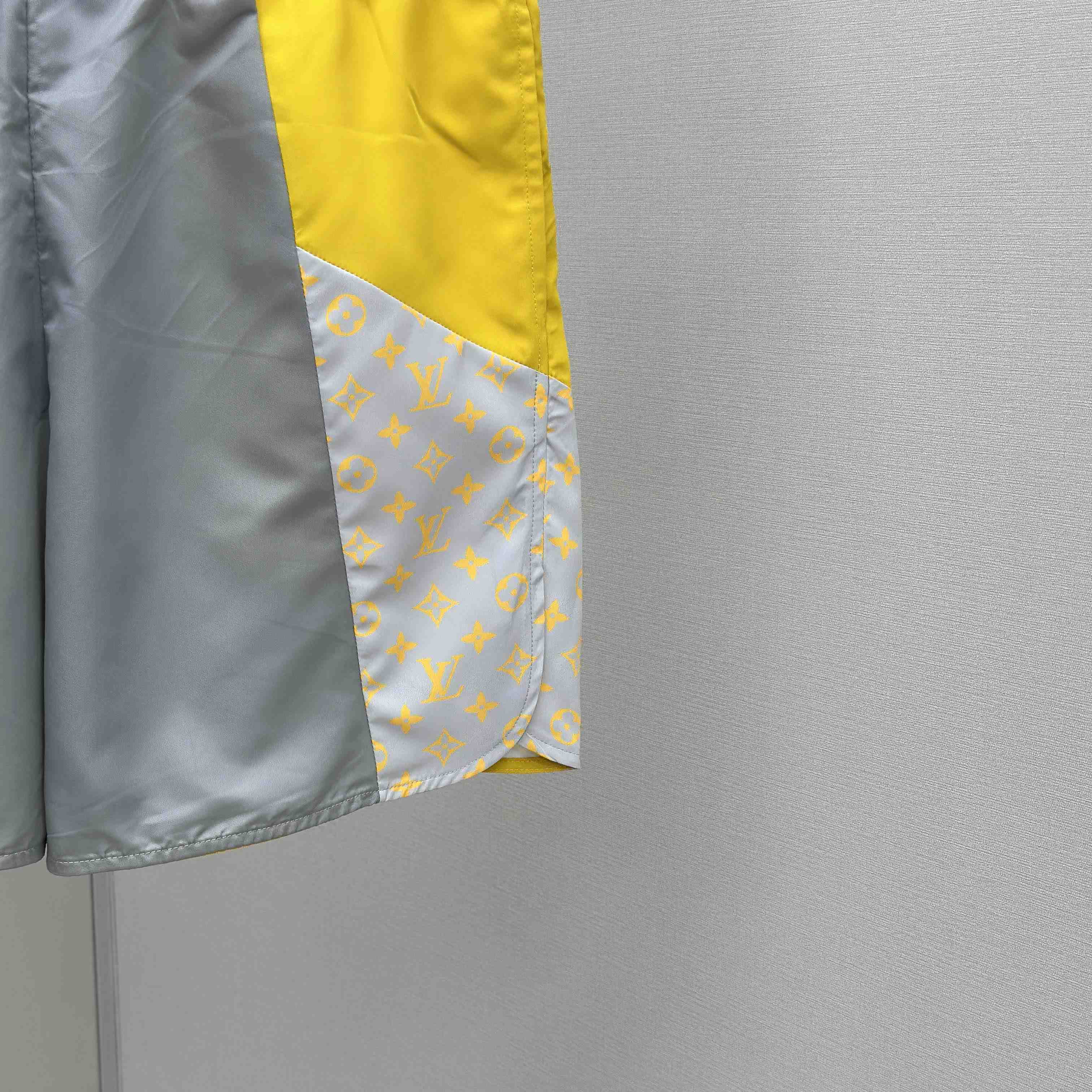 Louis Vuitton Monogram Track Shorts   1AHVQW - EUR FASHION