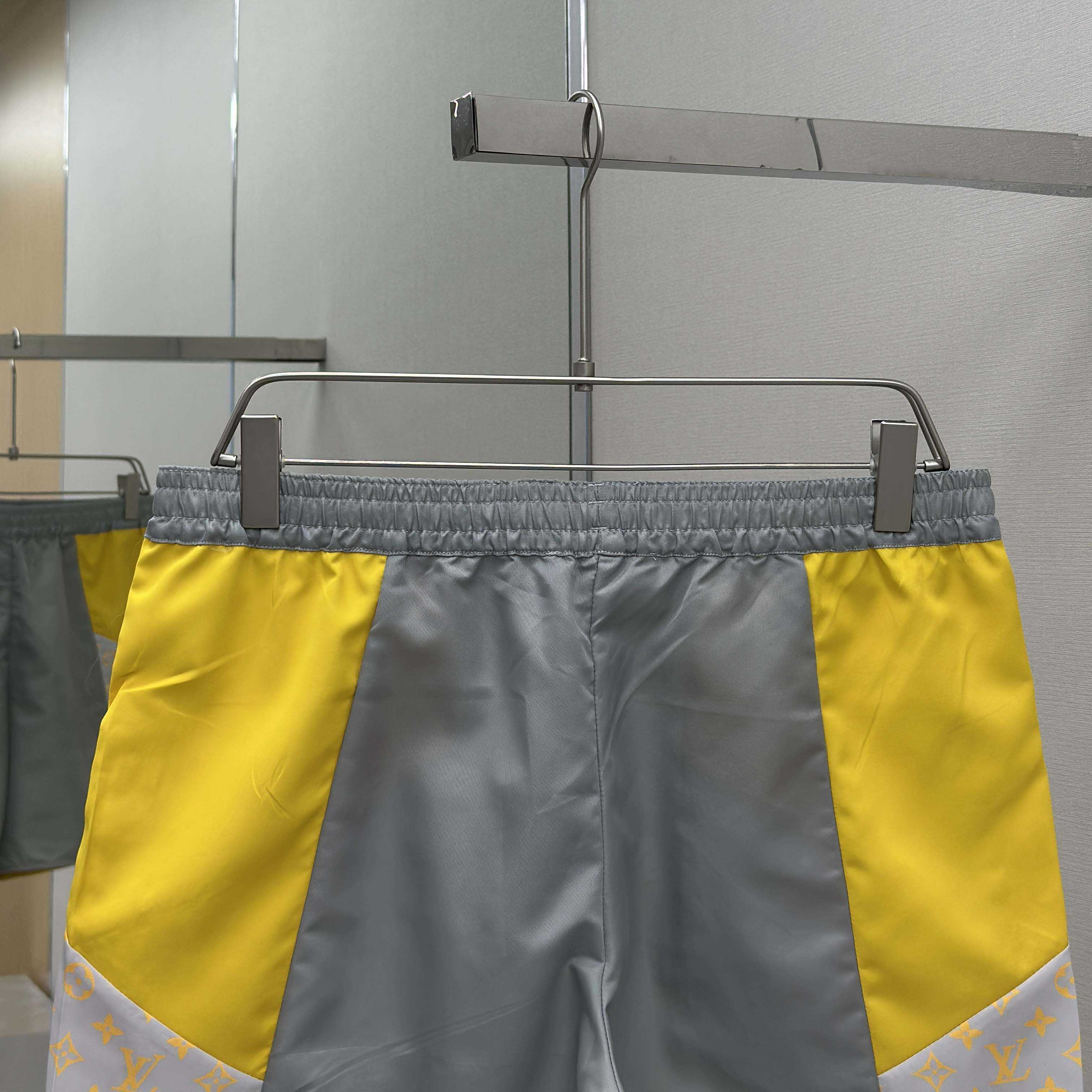 Louis Vuitton Monogram Track Shorts   1AHVQW - EUR FASHION