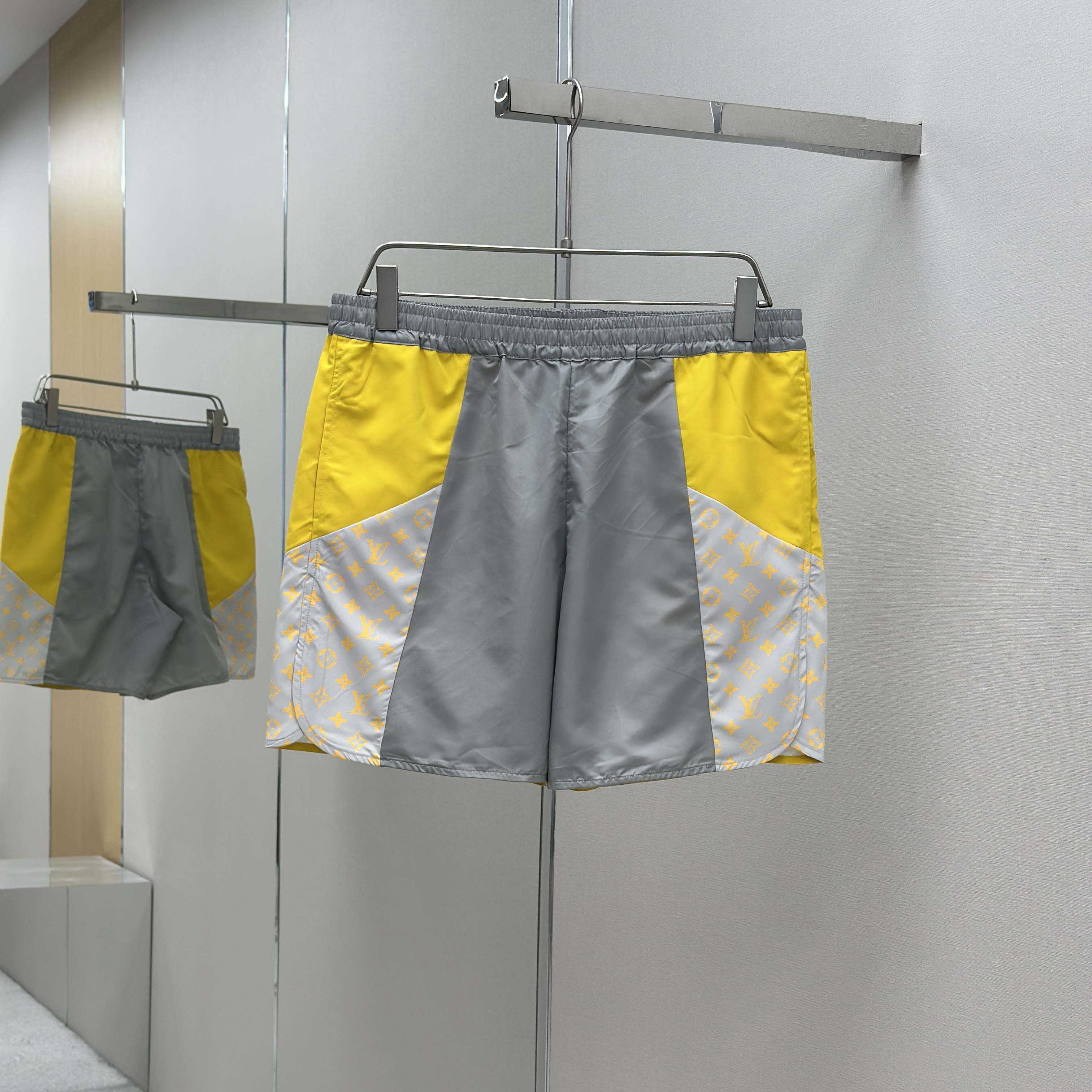 Louis Vuitton Monogram Track Shorts   1AHVQW - EUR FASHION