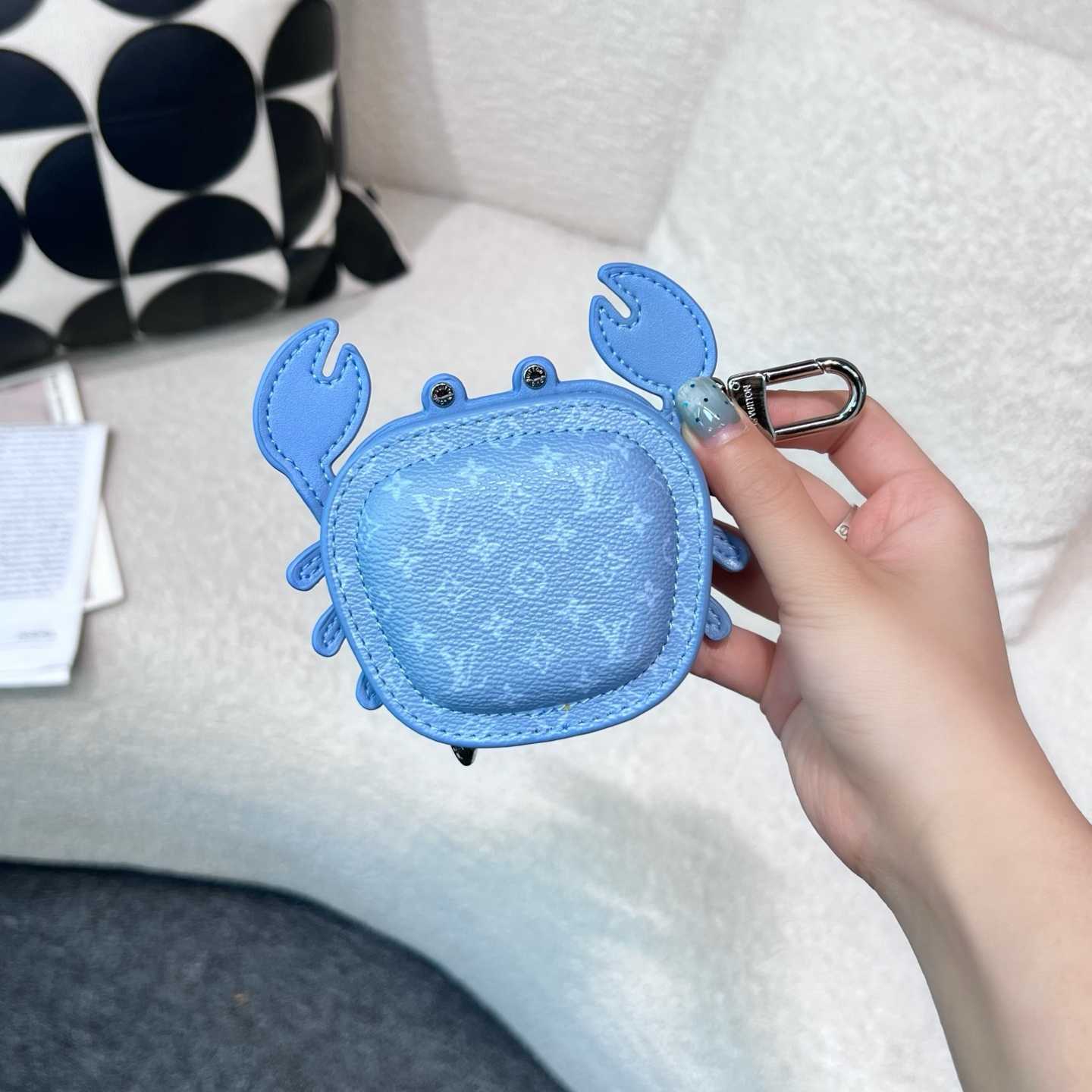 Louis Vuitton LV Crab Bag Charm   M02525 - EUR FASHION
