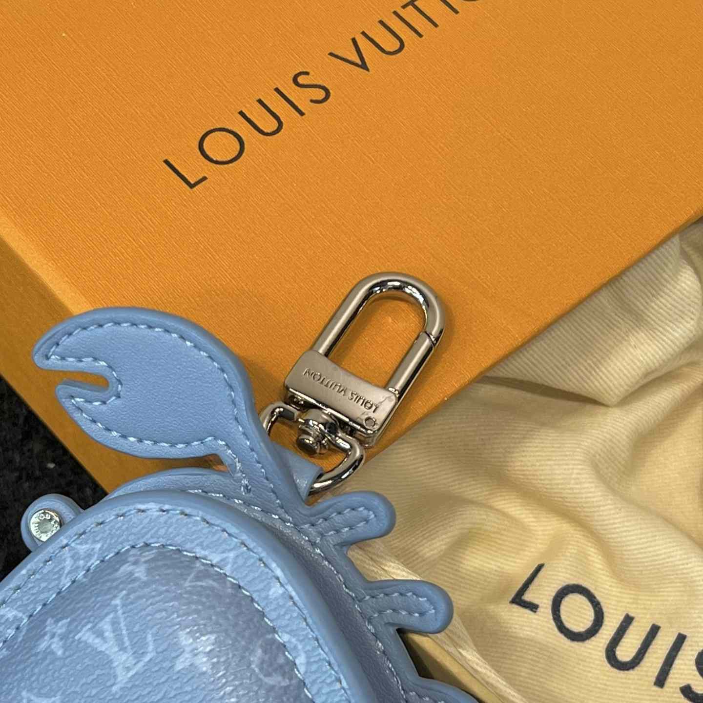 Louis Vuitton LV Crab Bag Charm   M02525 - EUR FASHION