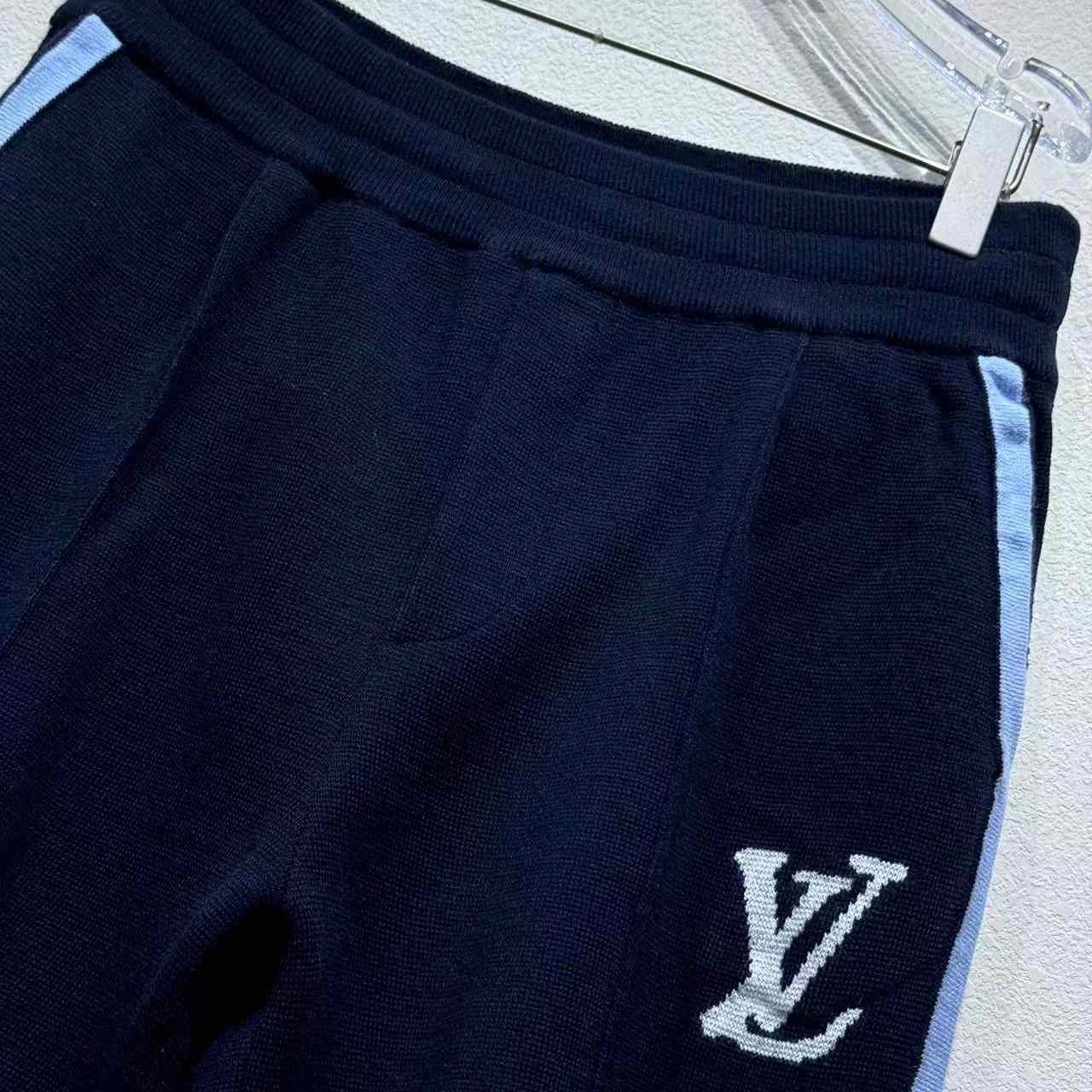 Louis Vuitton Big Logo Shorts - EUR FASHION