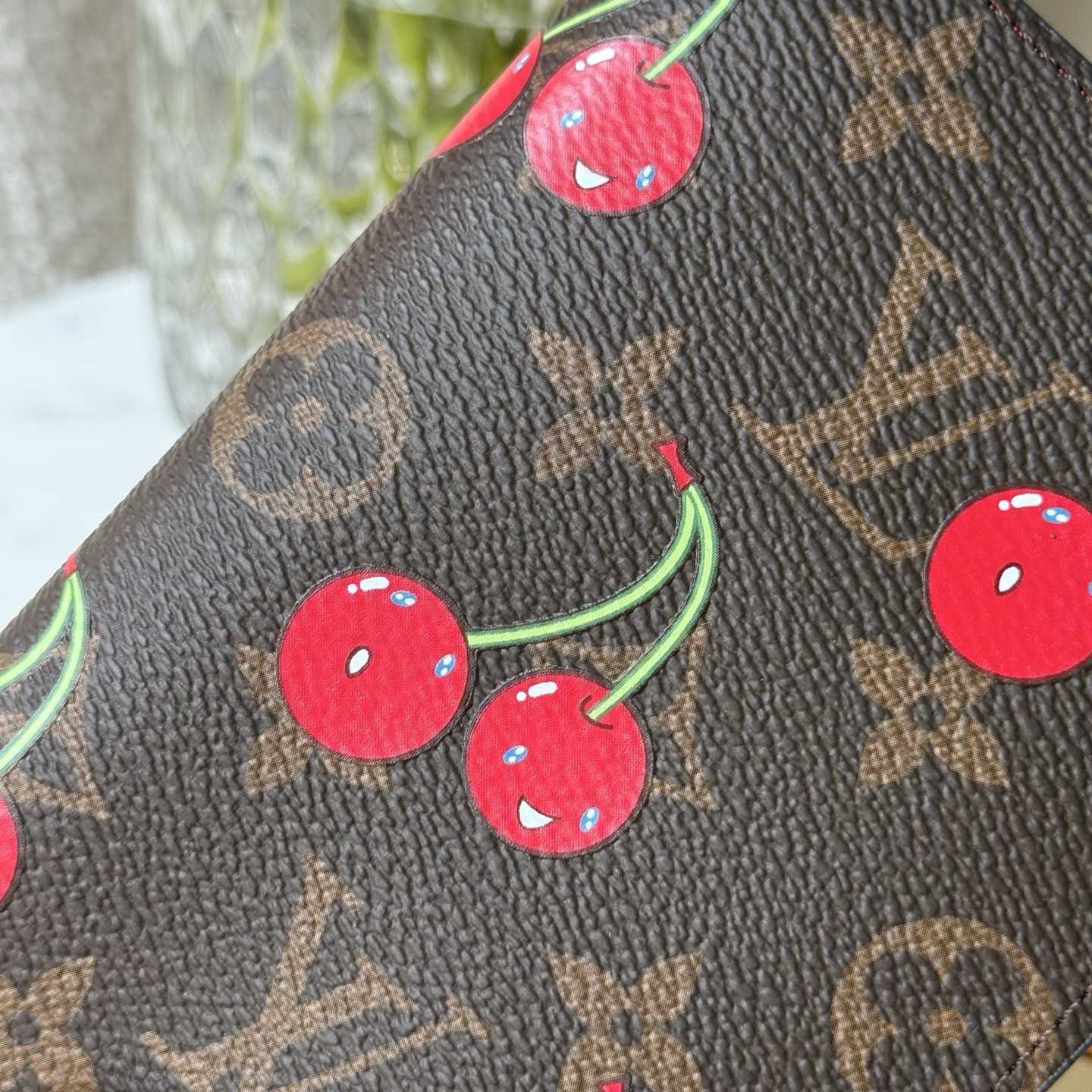 Louis Vuitton LV x TM Passport Cover   M13424 - EUR FASHION