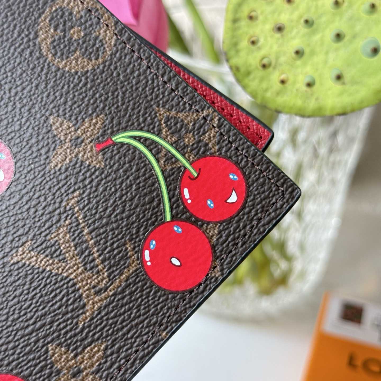 Louis Vuitton LV x TM Passport Cover   M13424 - EUR FASHION