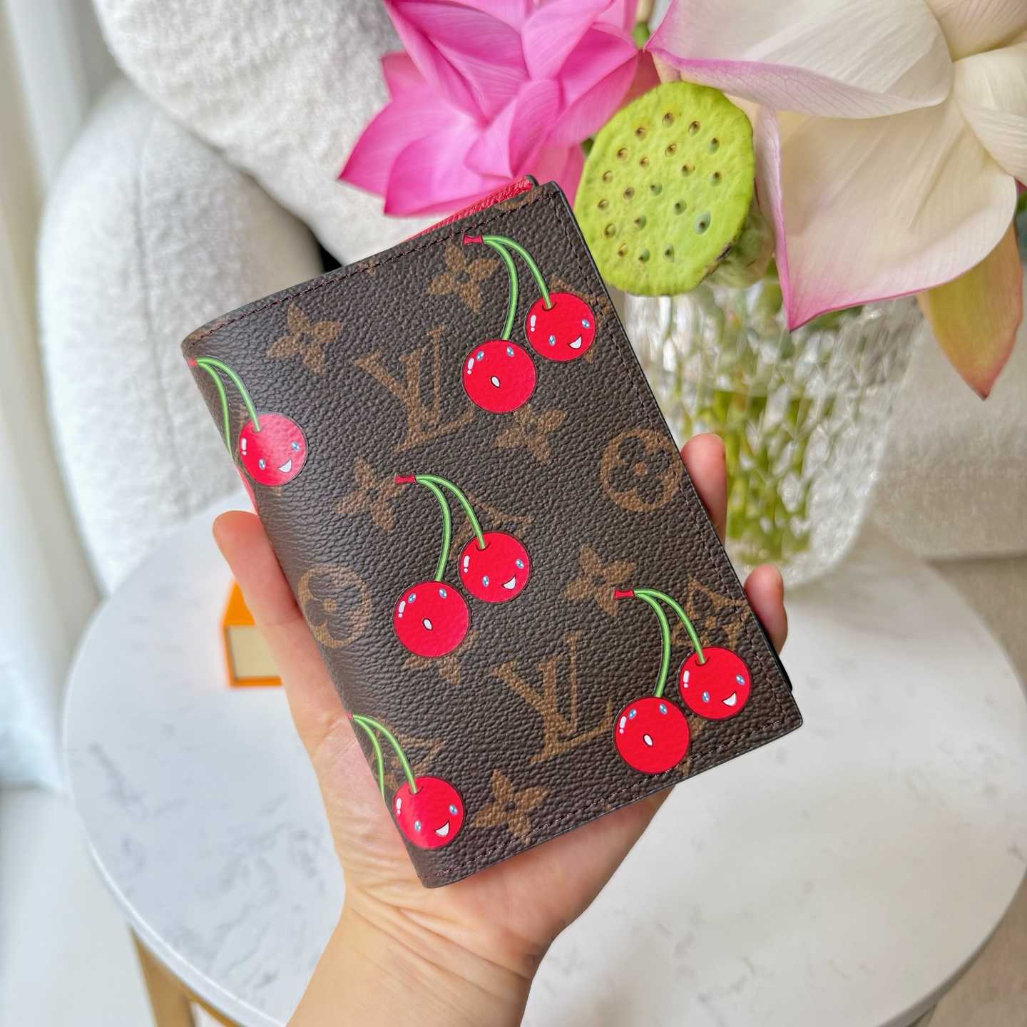 Louis Vuitton LV x TM Passport Cover   M13424 - EUR FASHION