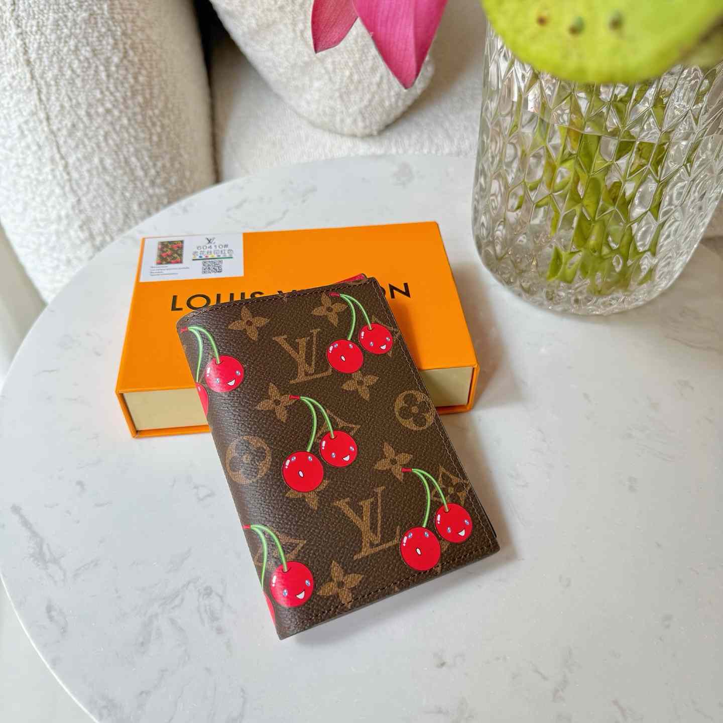 Louis Vuitton LV x TM Passport Cover   M13424 - EUR FASHION