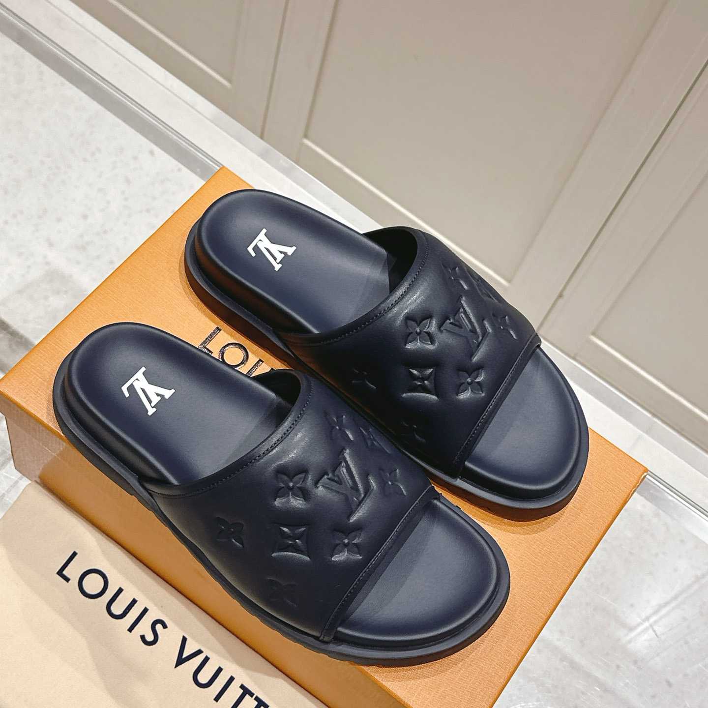 Louis Vuitton Miami Mule   1ADGFD  - EUR FASHION