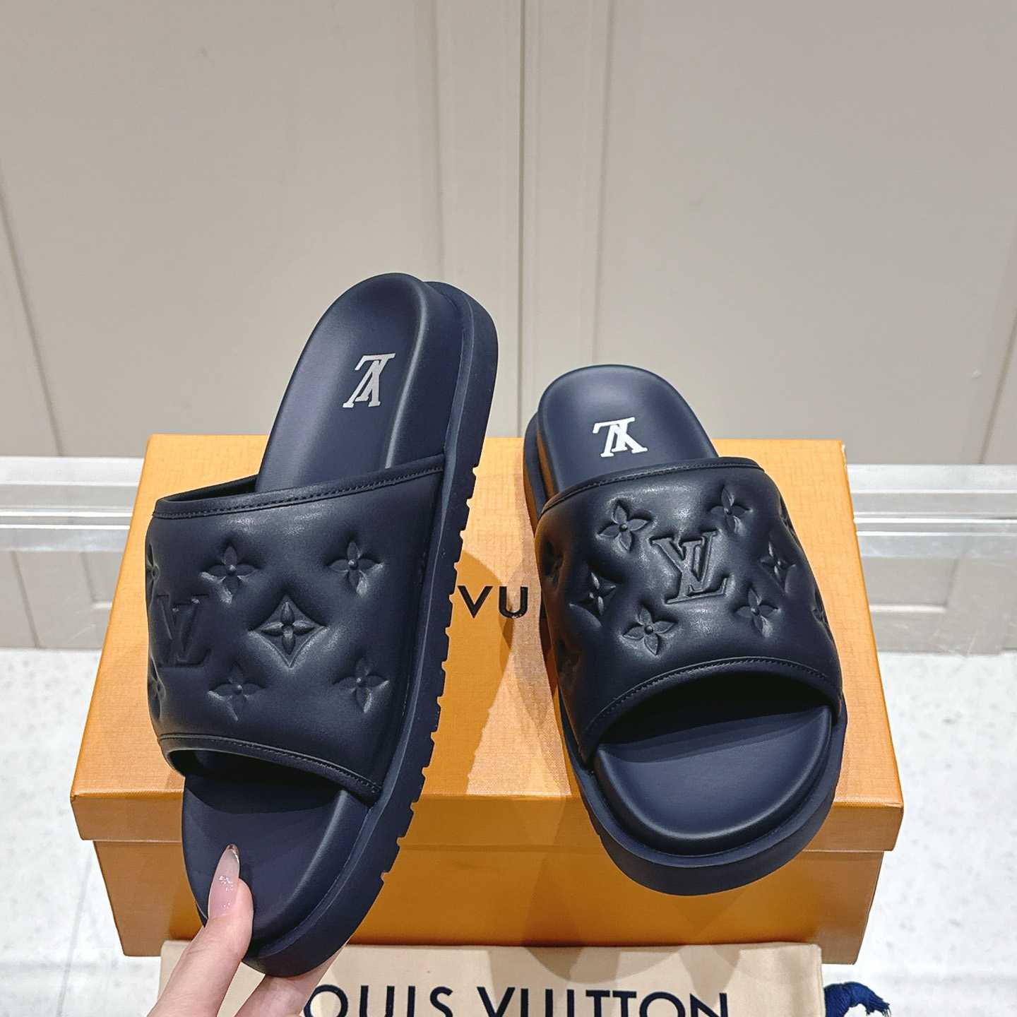 Louis Vuitton Miami Mule   1ADGFD  - EUR FASHION