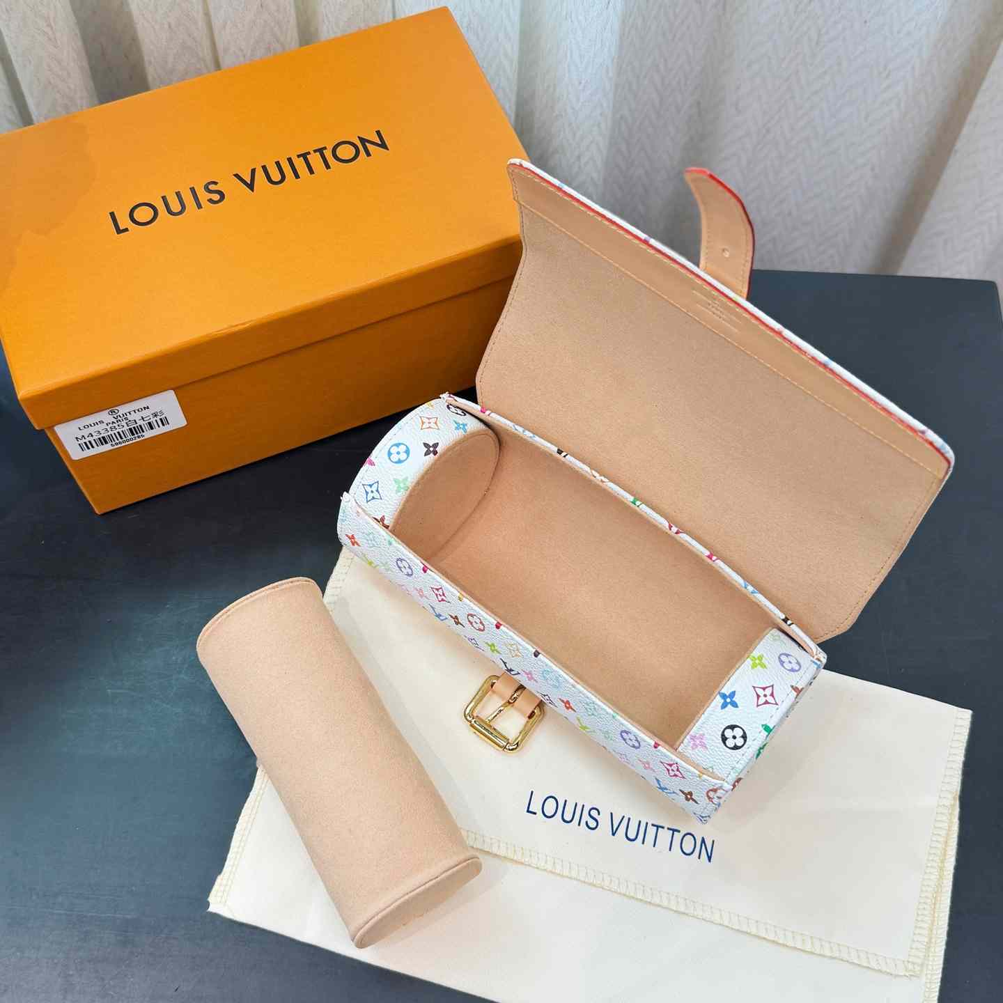 Louis Vuitton 3 Watch Case    - EUR FASHION