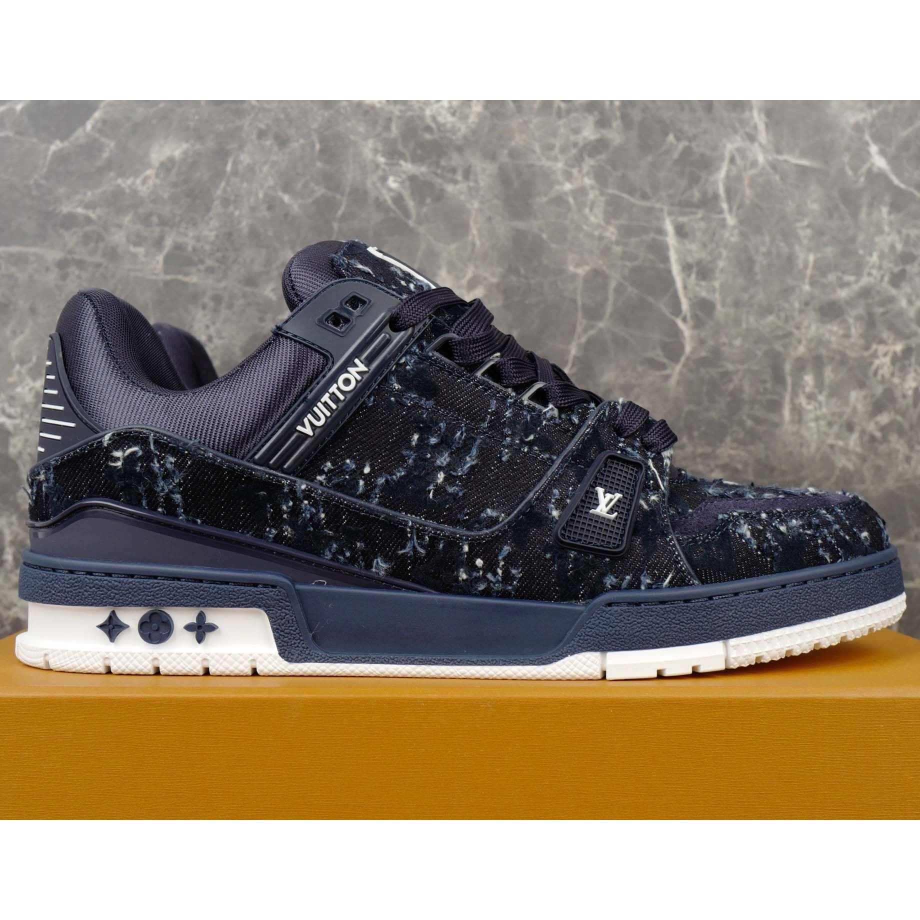 Louis Vuitton LV Trainer Sneaker   1AHWTF - EUR FASHION
