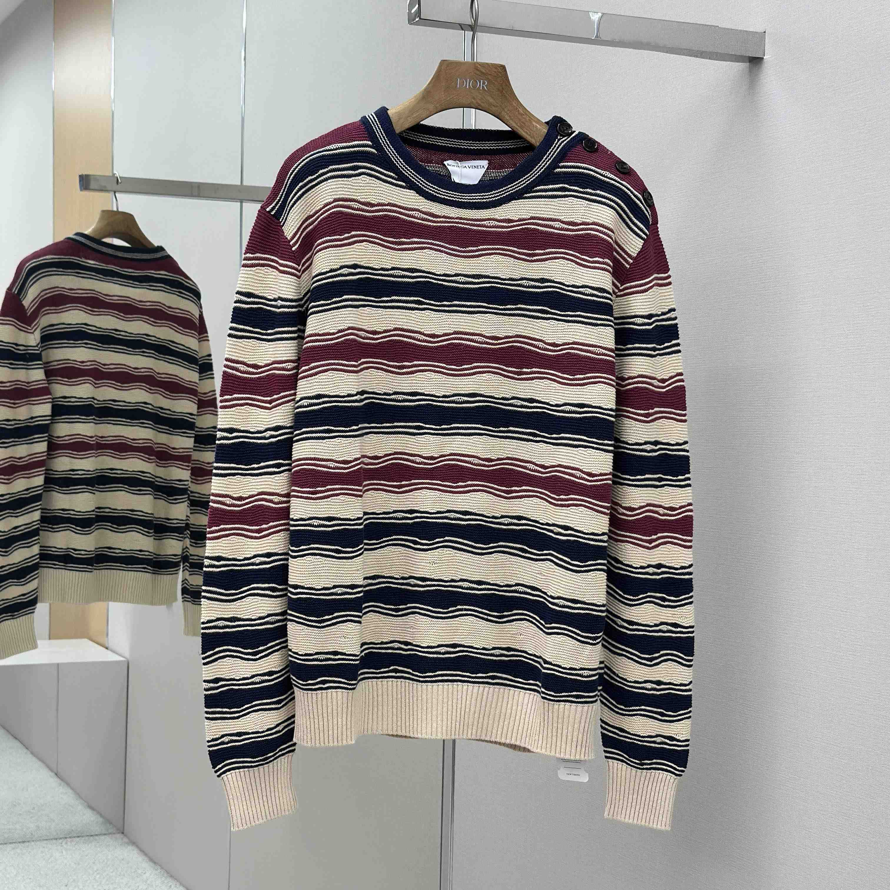 Bottega Veneta Men's Red Distorted Stripe Linen & Cotton Sweater  - EUR FASHION