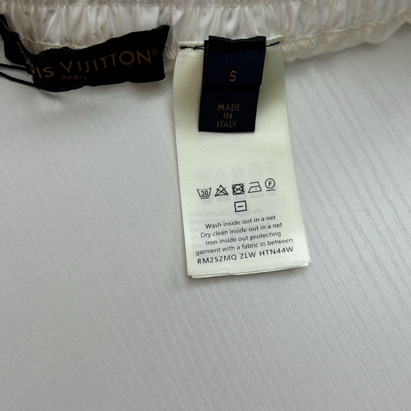 Louis Vuitton Shorts With Monogram Nylon Details   1AHVPK - EUR FASHION