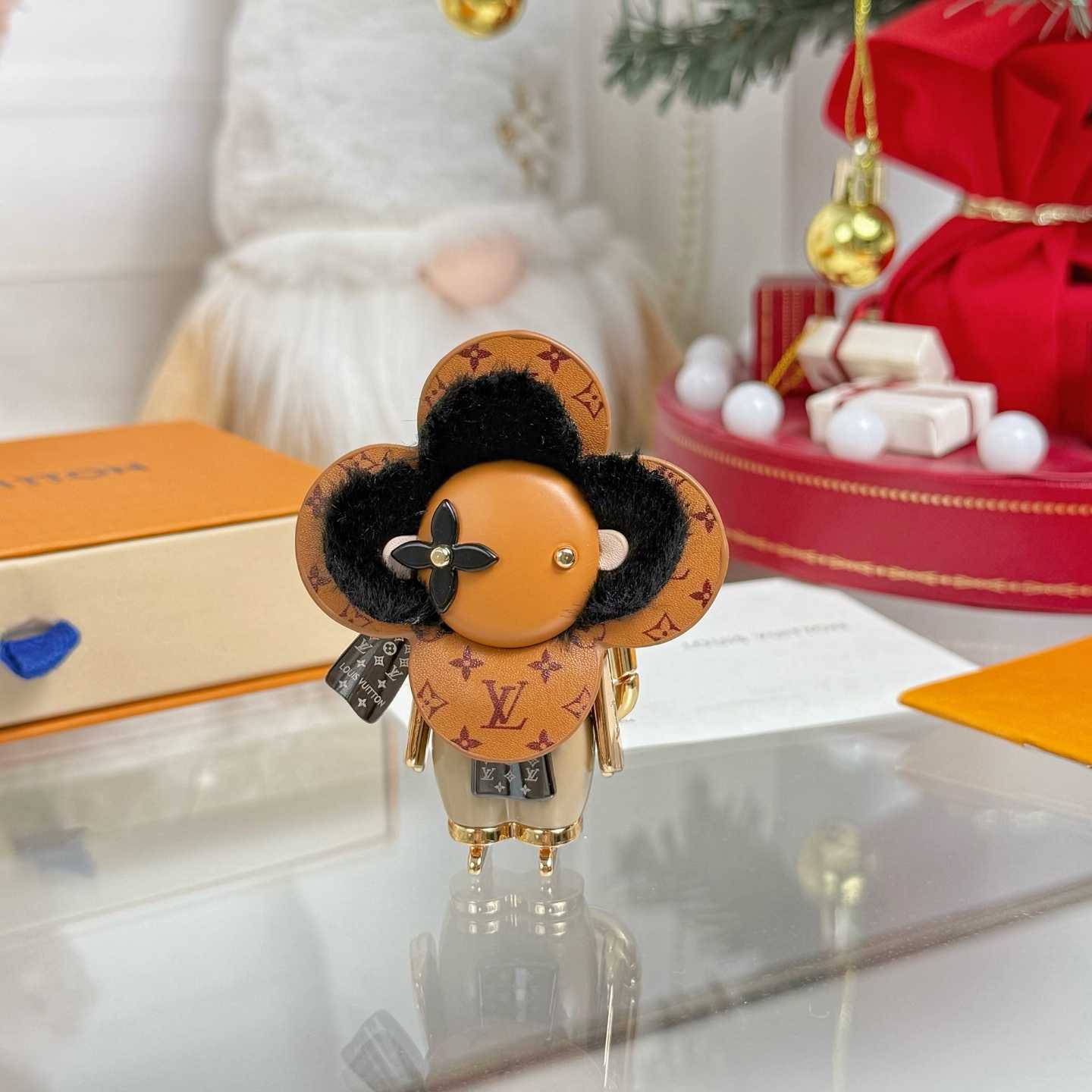 Louis Vuitton Vivienne Ski Bag Charm And Key Holder   M02137 - EUR FASHION