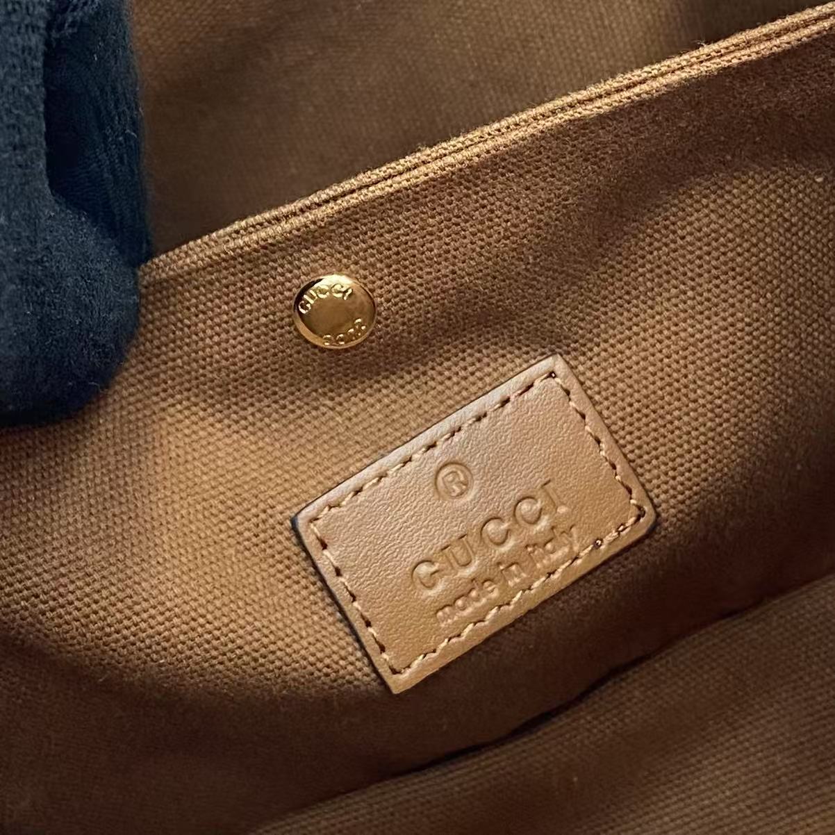 Gucci GG Emblem Small Bucket Bag  - EUR FASHION