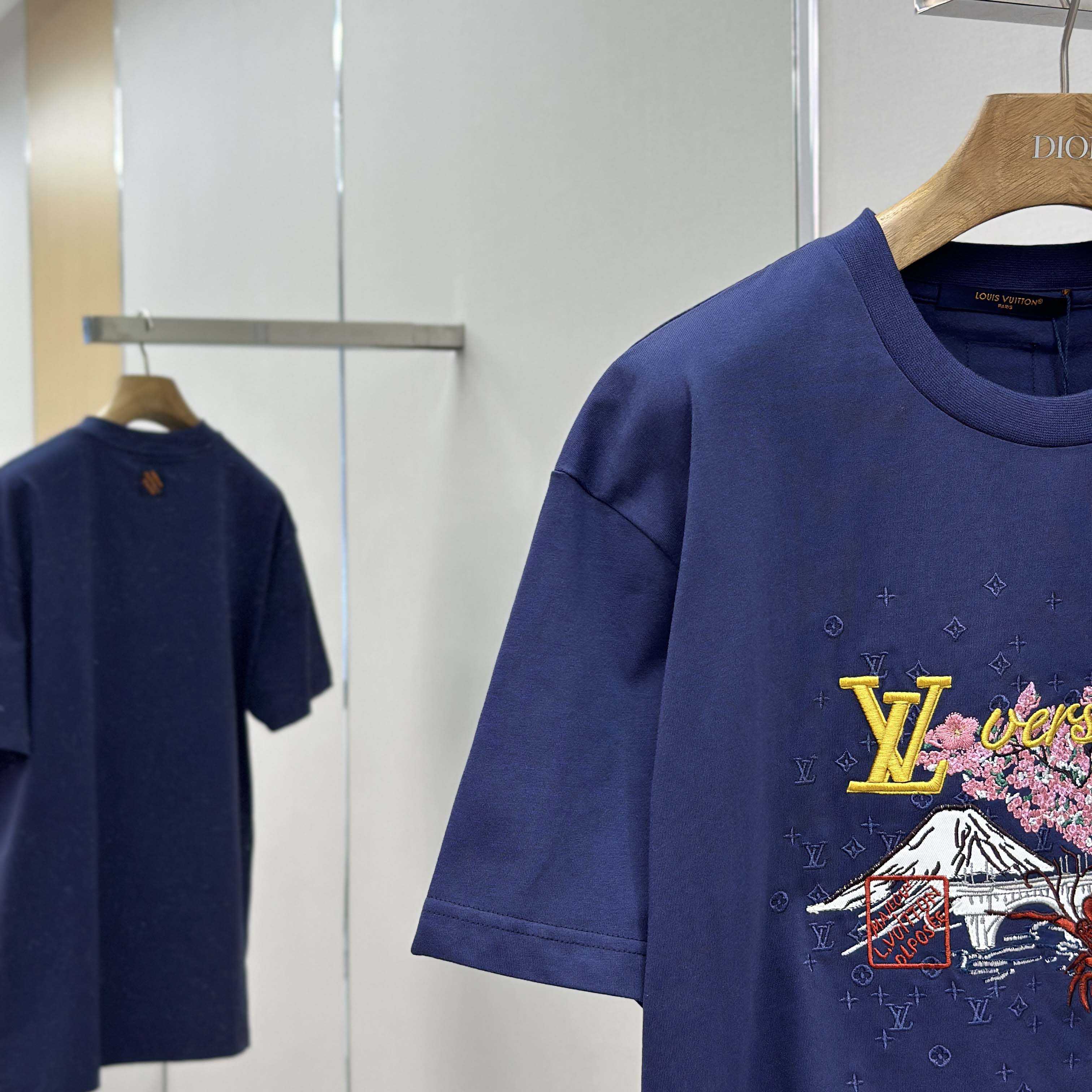 Louis Vuitton Embroidered T-Shirt   1AIMKV - EUR FASHION