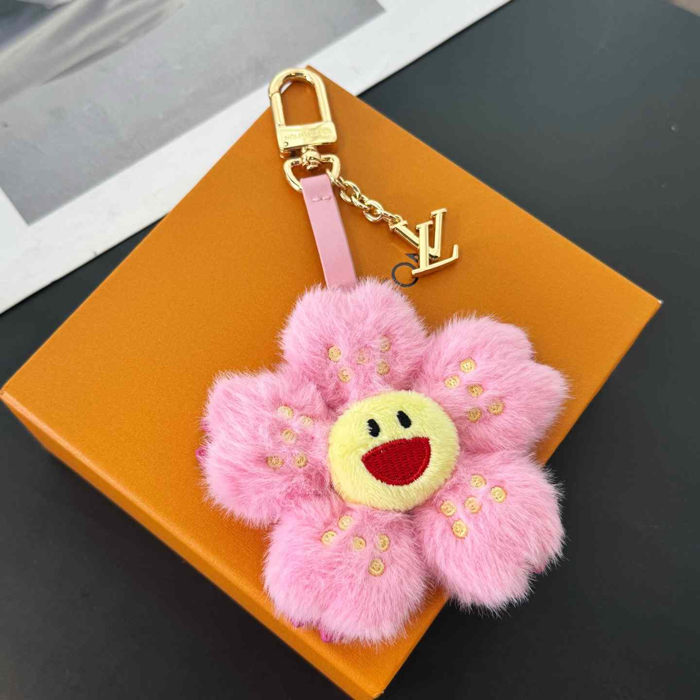 Louis Vuitton LV x TM Cherry Blossom Bag Charm   M02485 - EUR FASHION