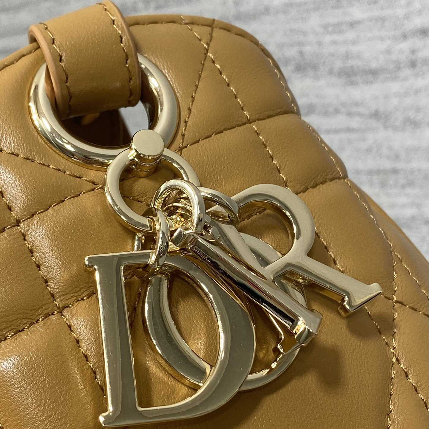 Dior Medium D-Motion Bag  - EUR FASHION
