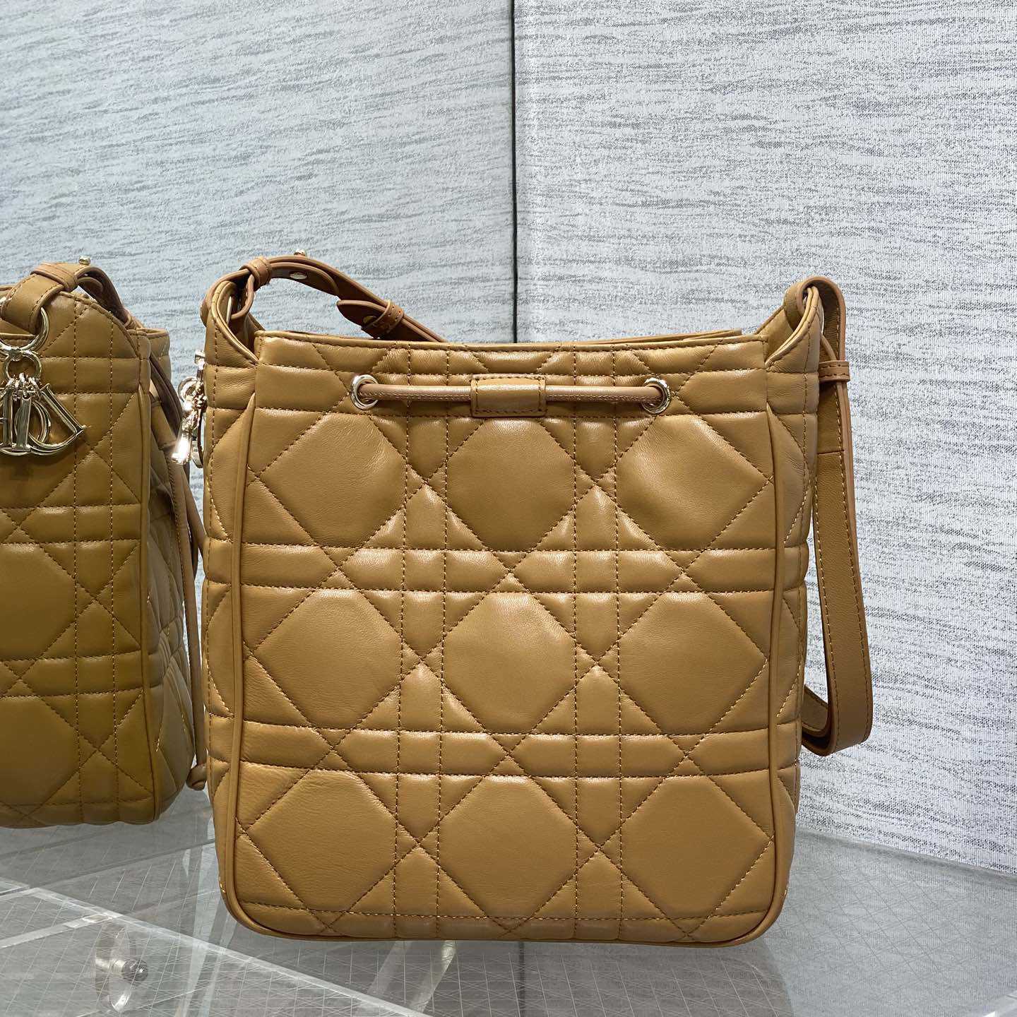 Dior Medium D-Motion Bag  - EUR FASHION