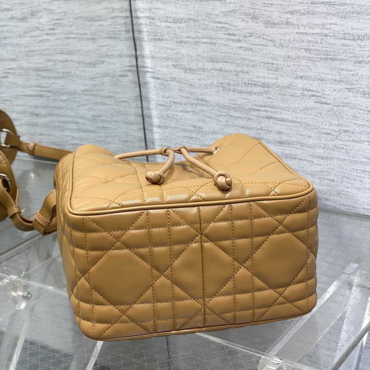 Dior Medium D-Motion Bag  - EUR FASHION