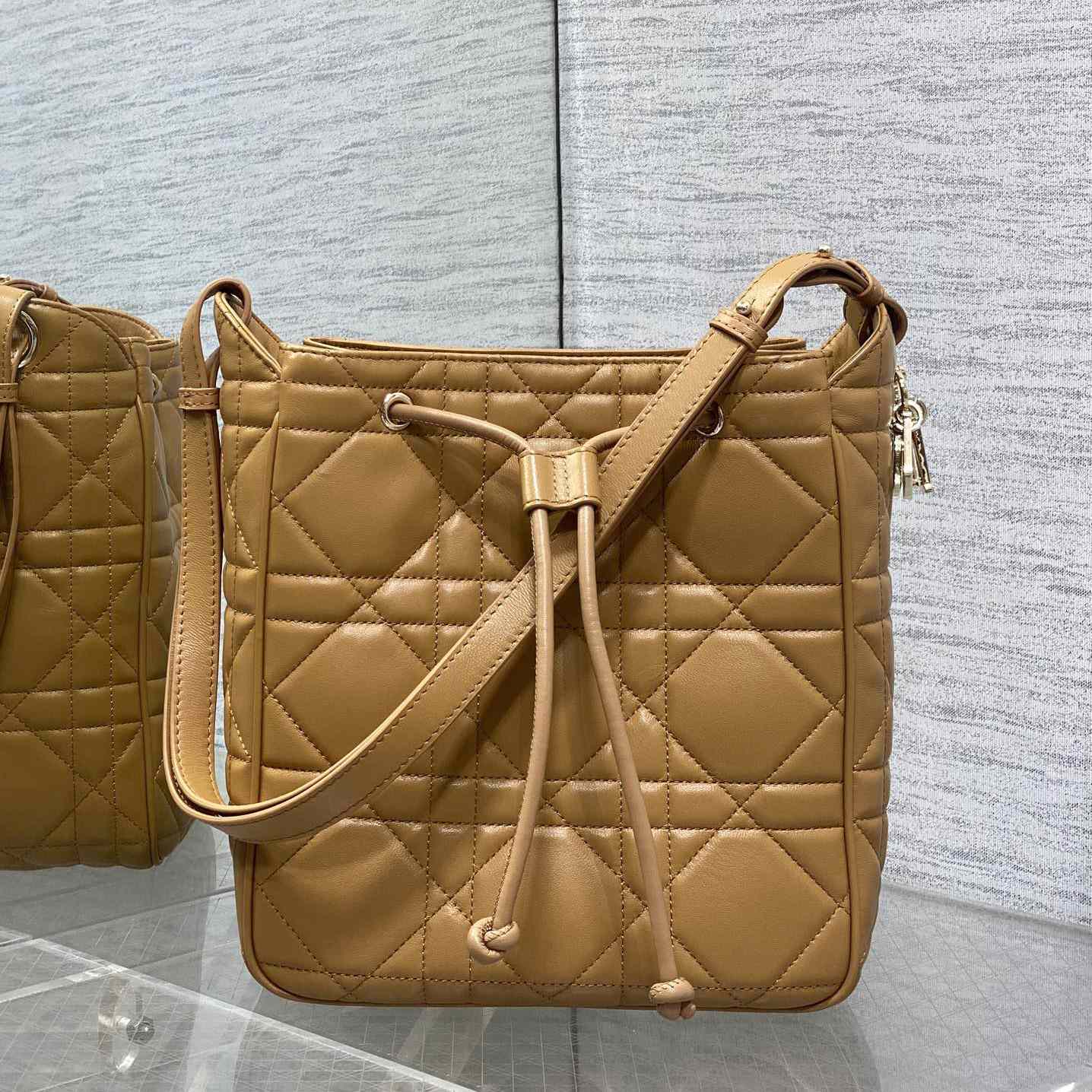 Dior Medium D-Motion Bag  - EUR FASHION