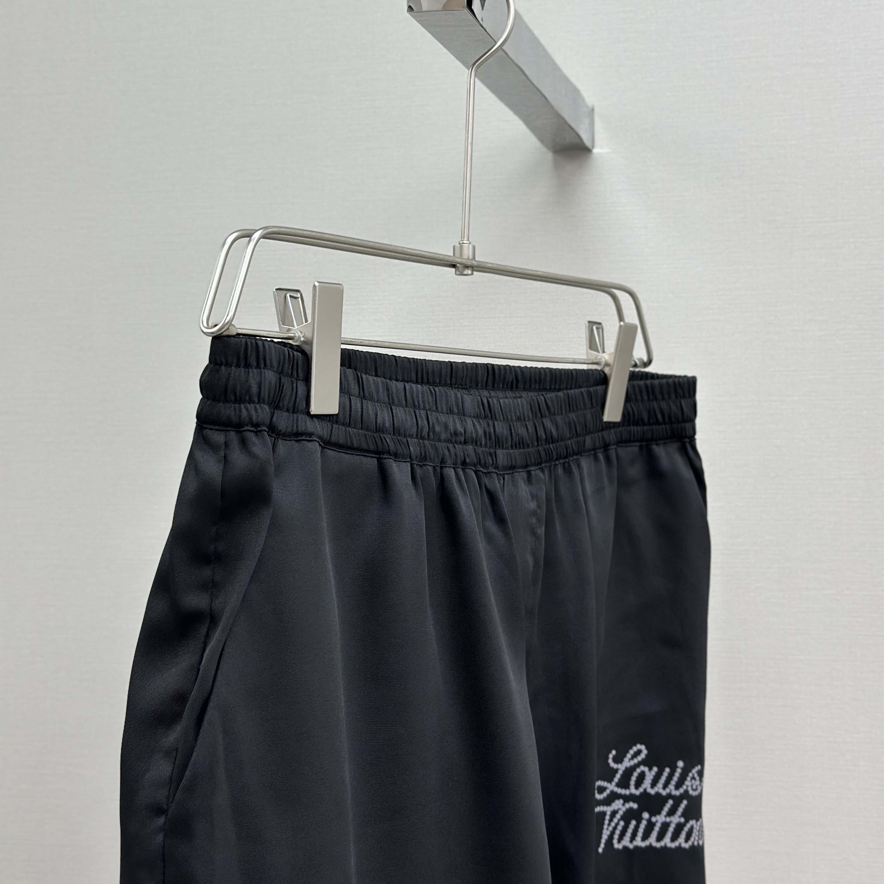 Louis Vuitton Printed Signature Silk Shorts   1AIMG3 - EUR FASHION