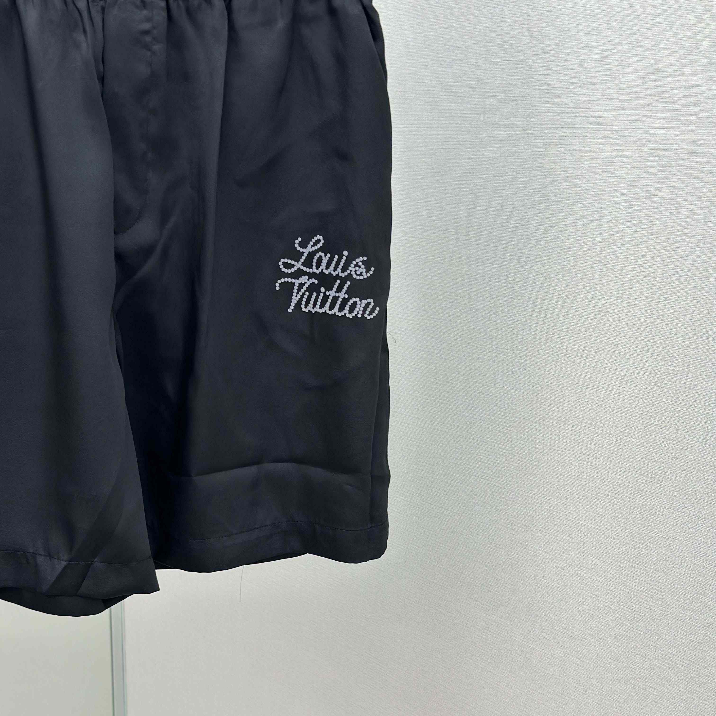 Louis Vuitton Printed Signature Silk Shorts   1AIMG3 - EUR FASHION