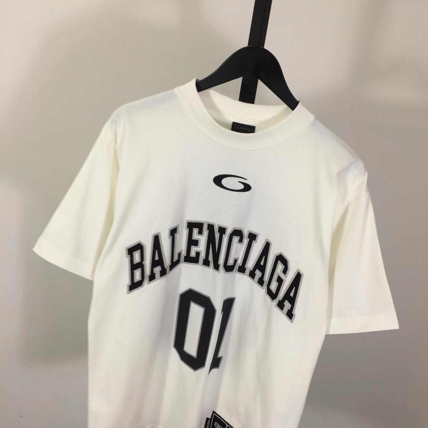 Balenciaga Basketball Series - Oversized T-Shirt In Off White - EUR FASHION