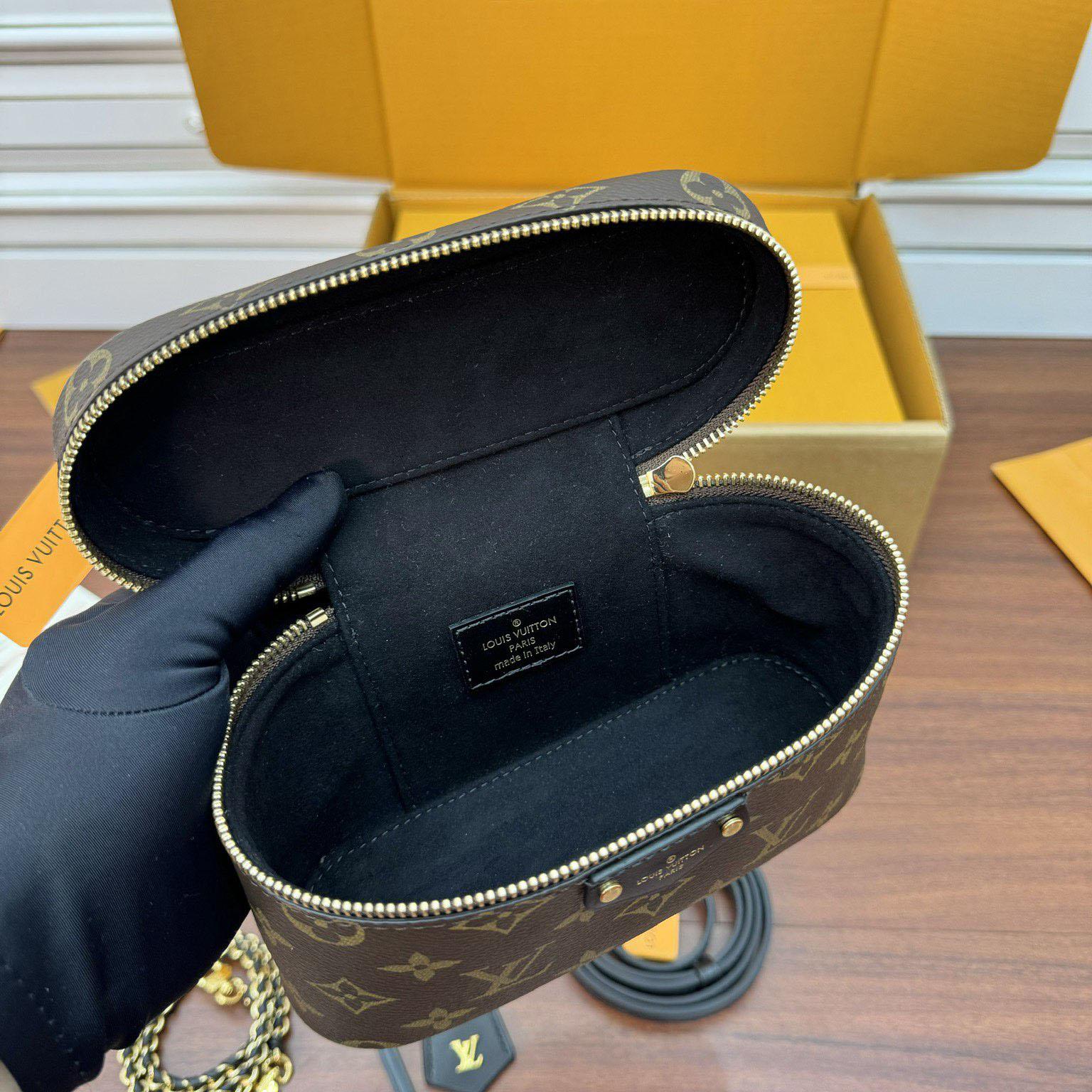 Louis Vuitton Vanity Chain Pouch    M47125 - EUR FASHION