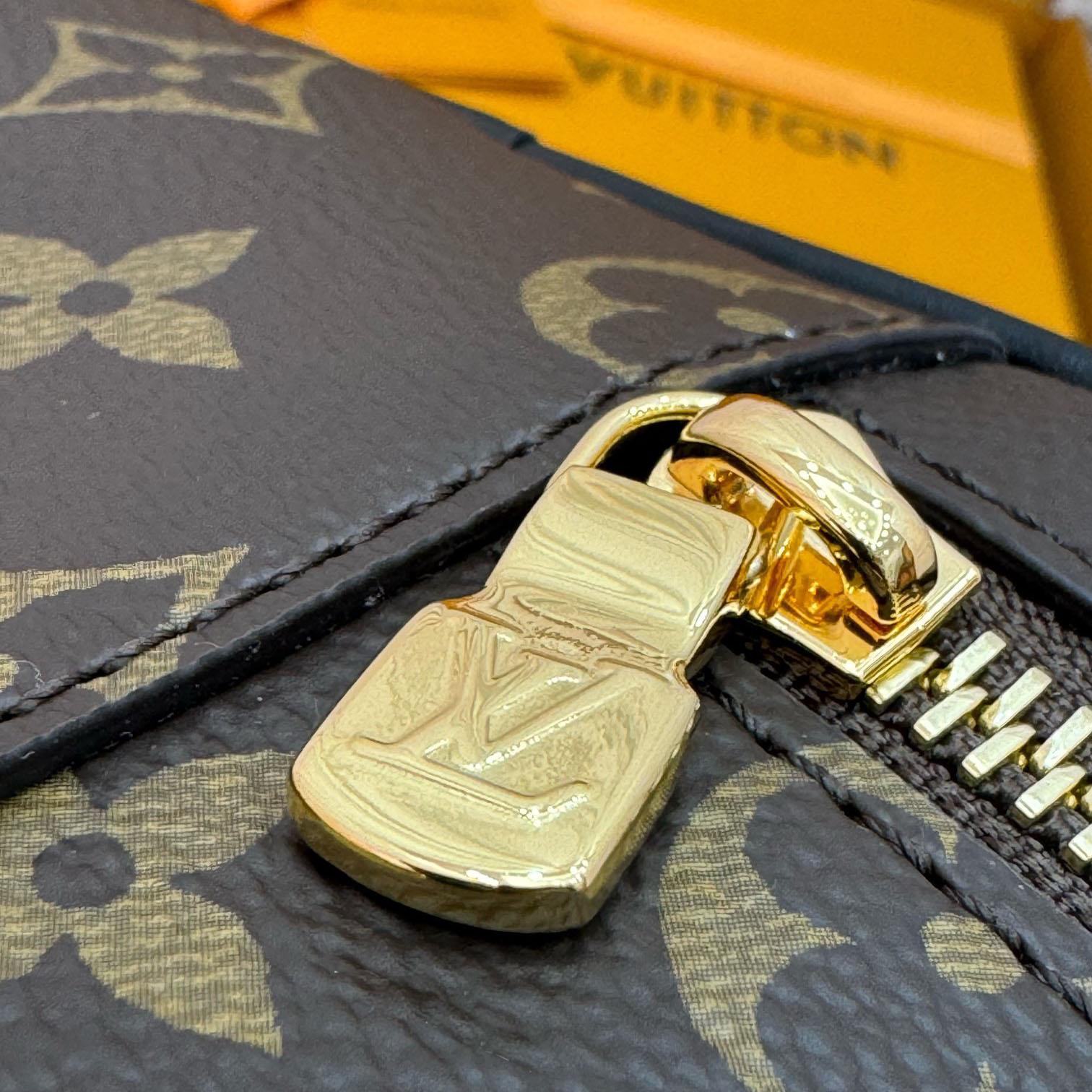 Louis Vuitton Vanity Chain Pouch    M47125 - EUR FASHION