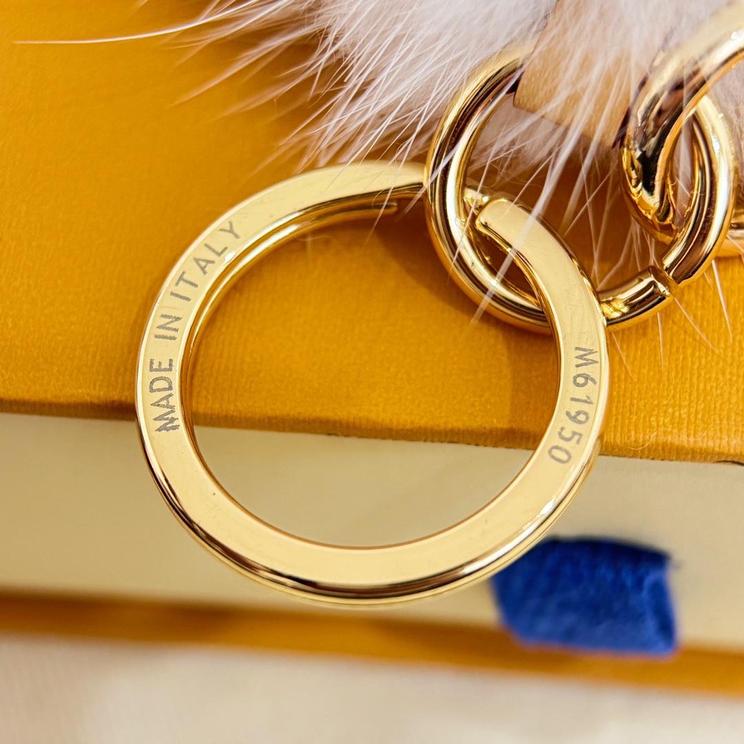 Louis Vuitton Vivienne Fur Key Holder   M02300 - EUR FASHION