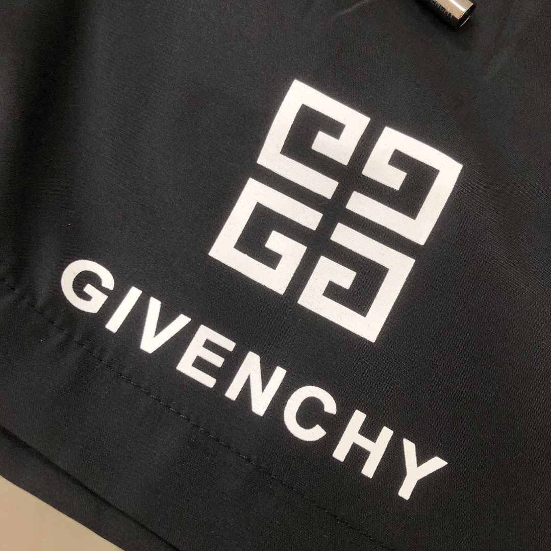 Givenchy 4G logo-print Shorts  - EUR FASHION