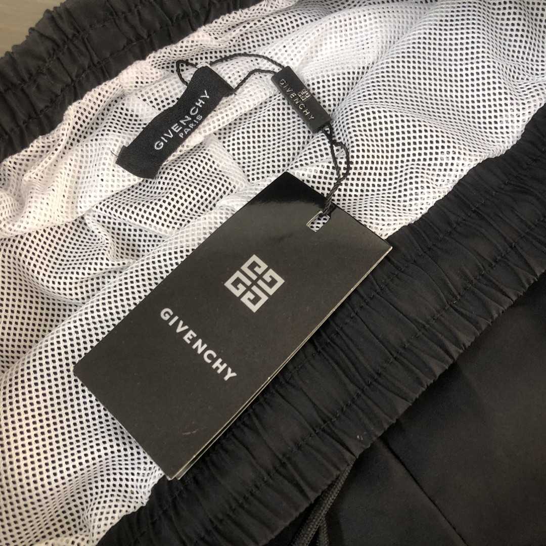 Givenchy 4G logo-print Shorts  - EUR FASHION