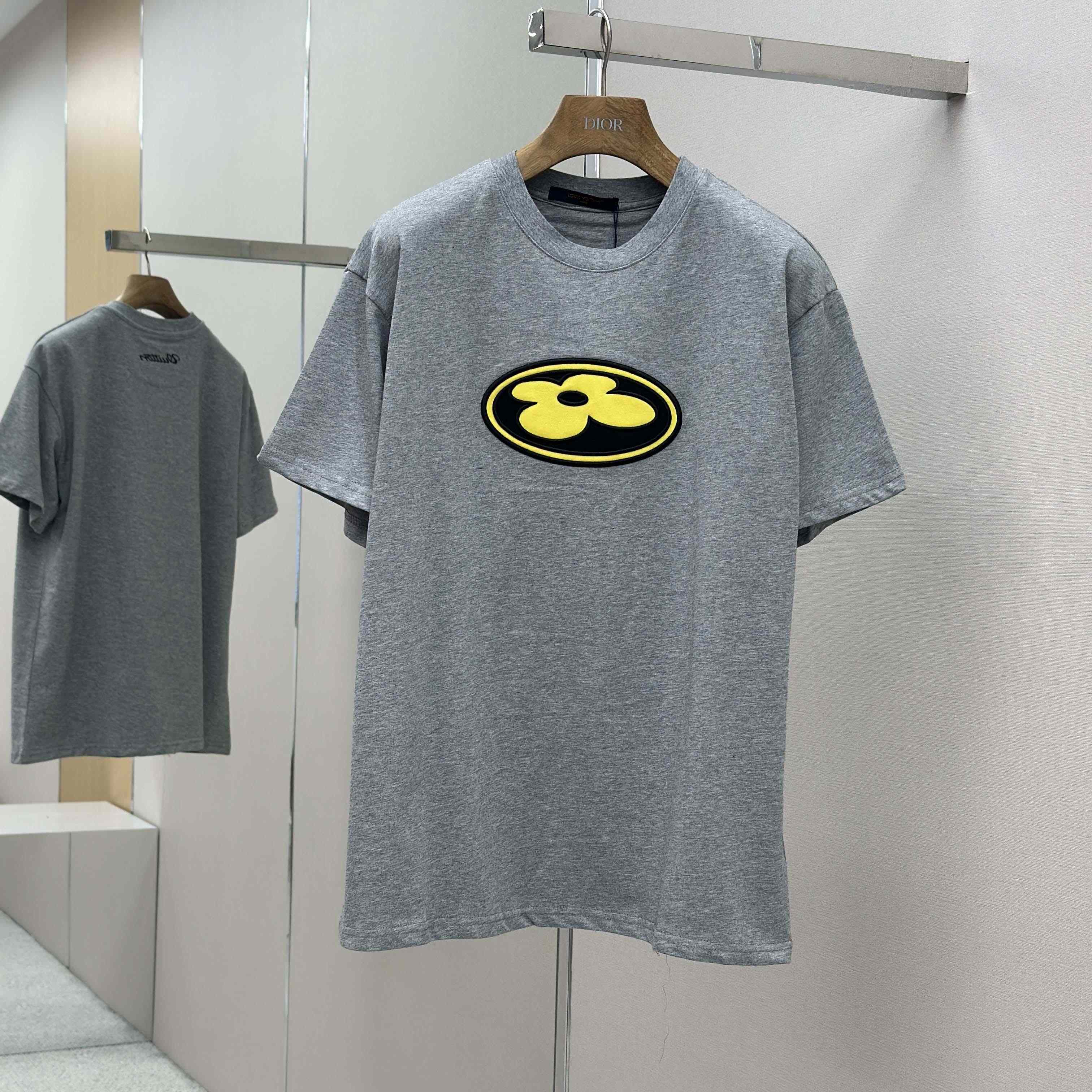 Louis Vuitton Graphic Patch T-Shirt   1AIMMH - EUR FASHION