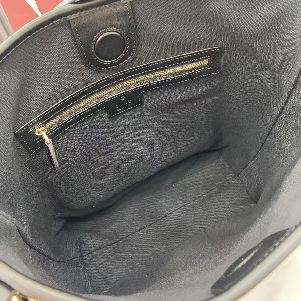 Gucci GG Emblem Small Shoulder Bag - EUR FASHION